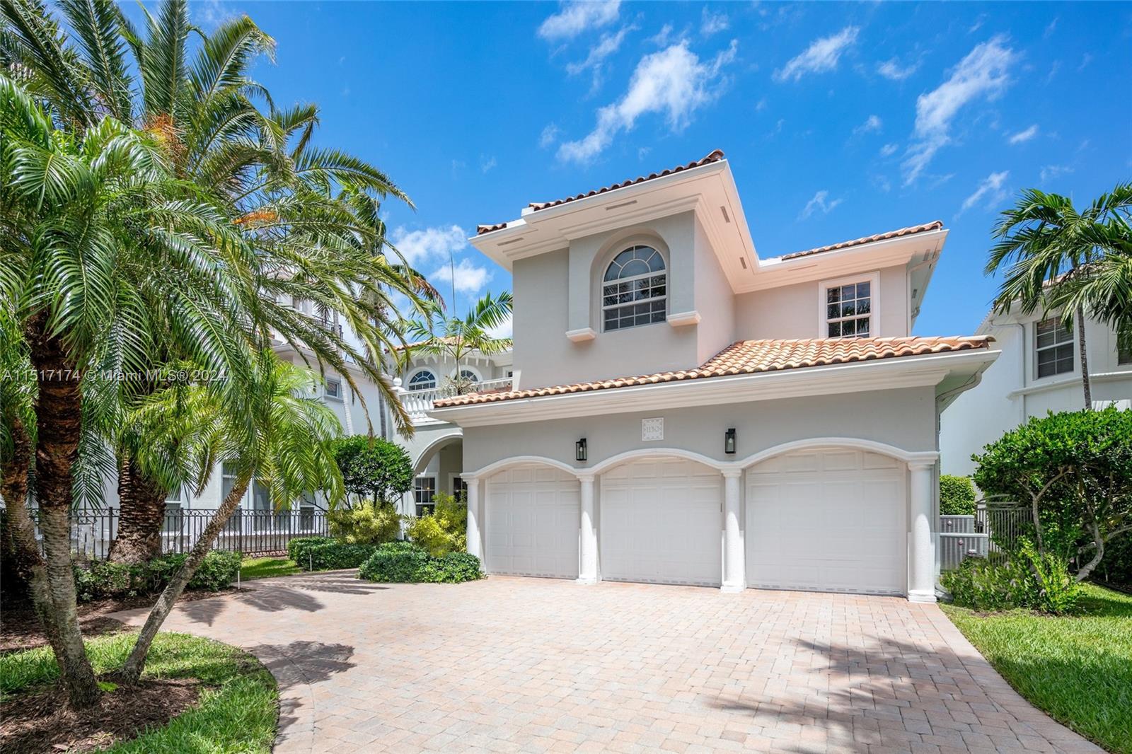 1130 Hatteras Ln, Hollywood, FL, 33019 United States, 6 Bedrooms Bedrooms, ,5 BathroomsBathrooms,Residential,For Sale,Hatteras Ln,A11517174