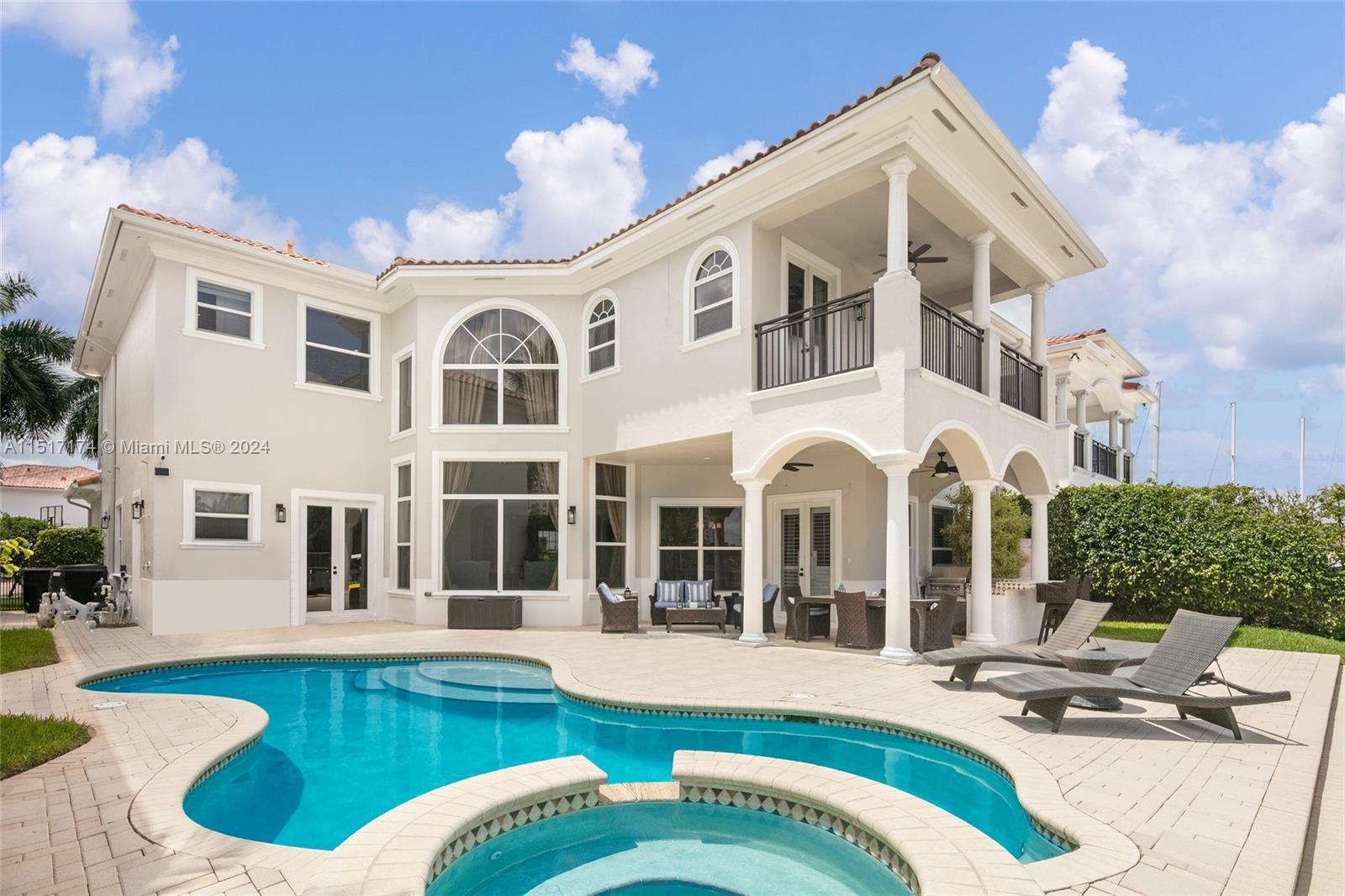 1130 Hatteras Ln, Hollywood, FL, 33019 United States, 6 Bedrooms Bedrooms, ,5 BathroomsBathrooms,Residential,For Sale,Hatteras Ln,A11517174