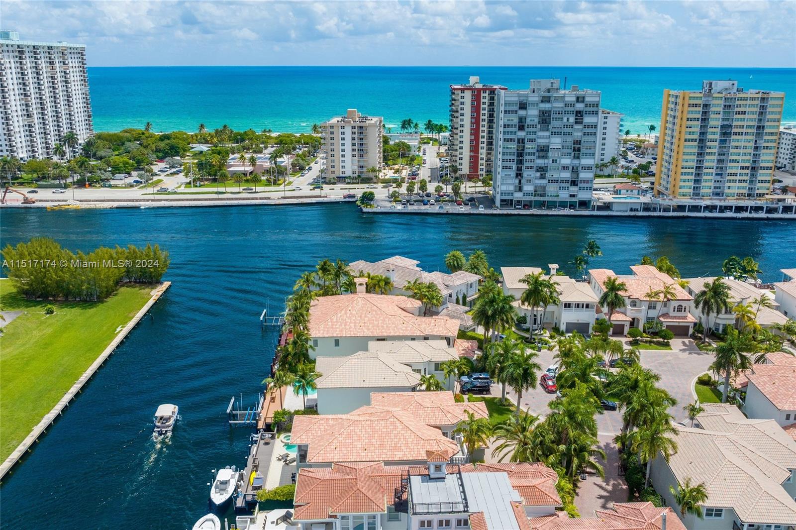 1130 Hatteras Ln, Hollywood, FL, 33019 United States, 6 Bedrooms Bedrooms, ,5 BathroomsBathrooms,Residential,For Sale,Hatteras Ln,A11517174