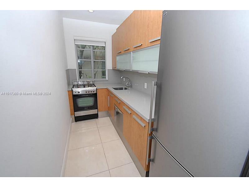 526 15 St 12, Miami Beach, Florida 33139, 1 Bedroom Bedrooms, ,1 BathroomBathrooms,Residentiallease,For Rent,526 15 St 12,A11517360