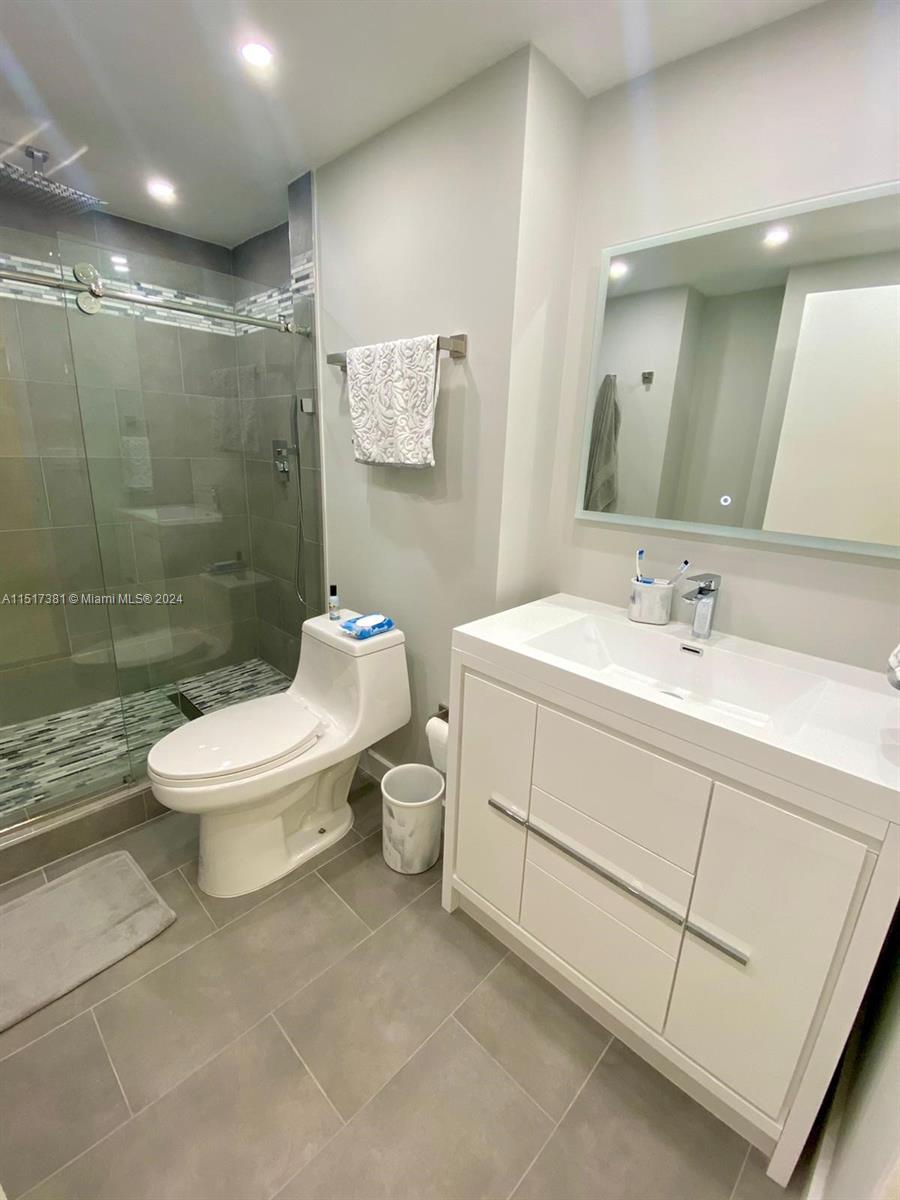 500 Three Islands Blvd 206, Hallandale Beach, Florida 33009, 2 Bedrooms Bedrooms, ,2 BathroomsBathrooms,Residentiallease,For Rent,500 Three Islands Blvd 206,A11517381