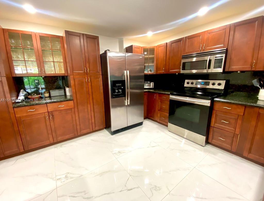 500 Three Islands Blvd 206, Hallandale Beach, Florida 33009, 2 Bedrooms Bedrooms, ,2 BathroomsBathrooms,Residentiallease,For Rent,500 Three Islands Blvd 206,A11517381