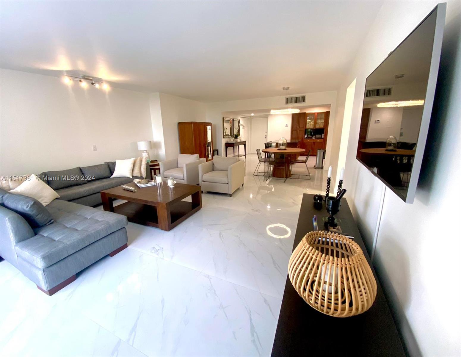 500 Three Islands Blvd 206, Hallandale Beach, Florida 33009, 2 Bedrooms Bedrooms, ,2 BathroomsBathrooms,Residentiallease,For Rent,500 Three Islands Blvd 206,A11517381