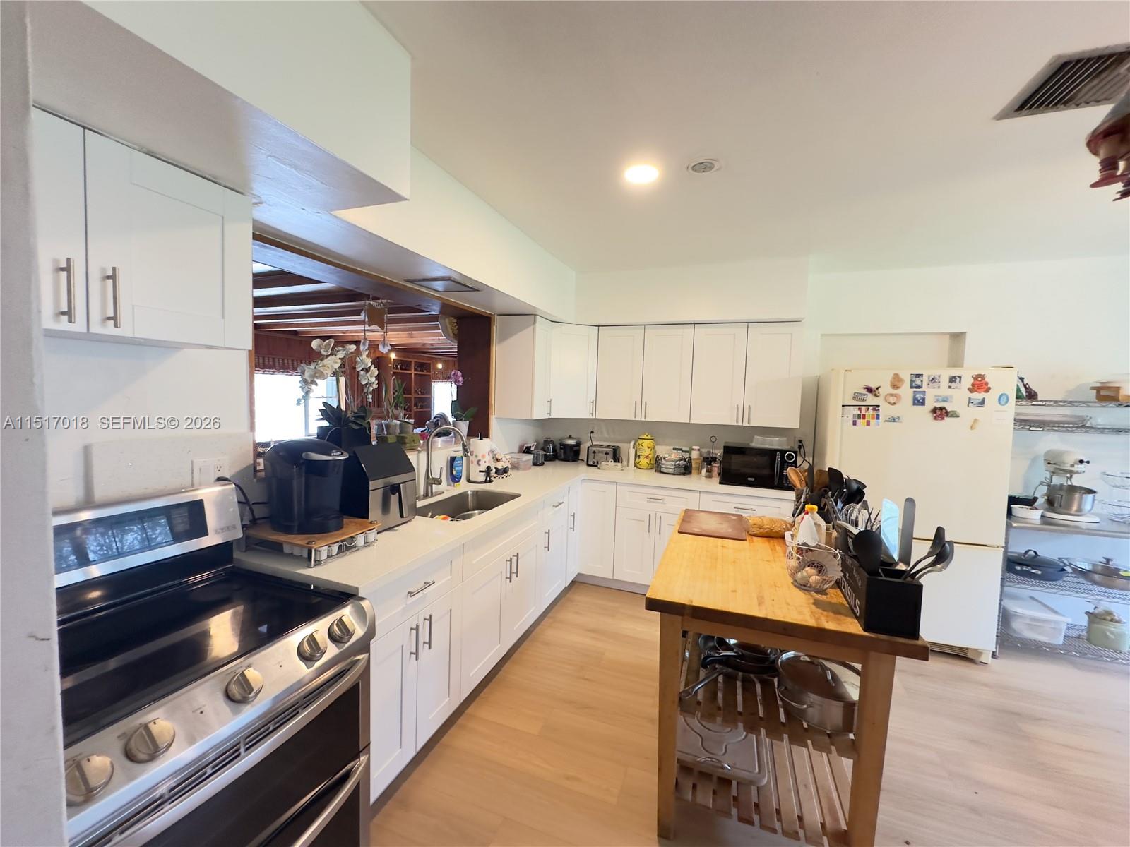 5901 160th Ave, Southwest Ranches, FL, 33331 United States, 7 Bedrooms Bedrooms, ,5 BathroomsBathrooms,Residential,For Sale,160th Ave,A11517018