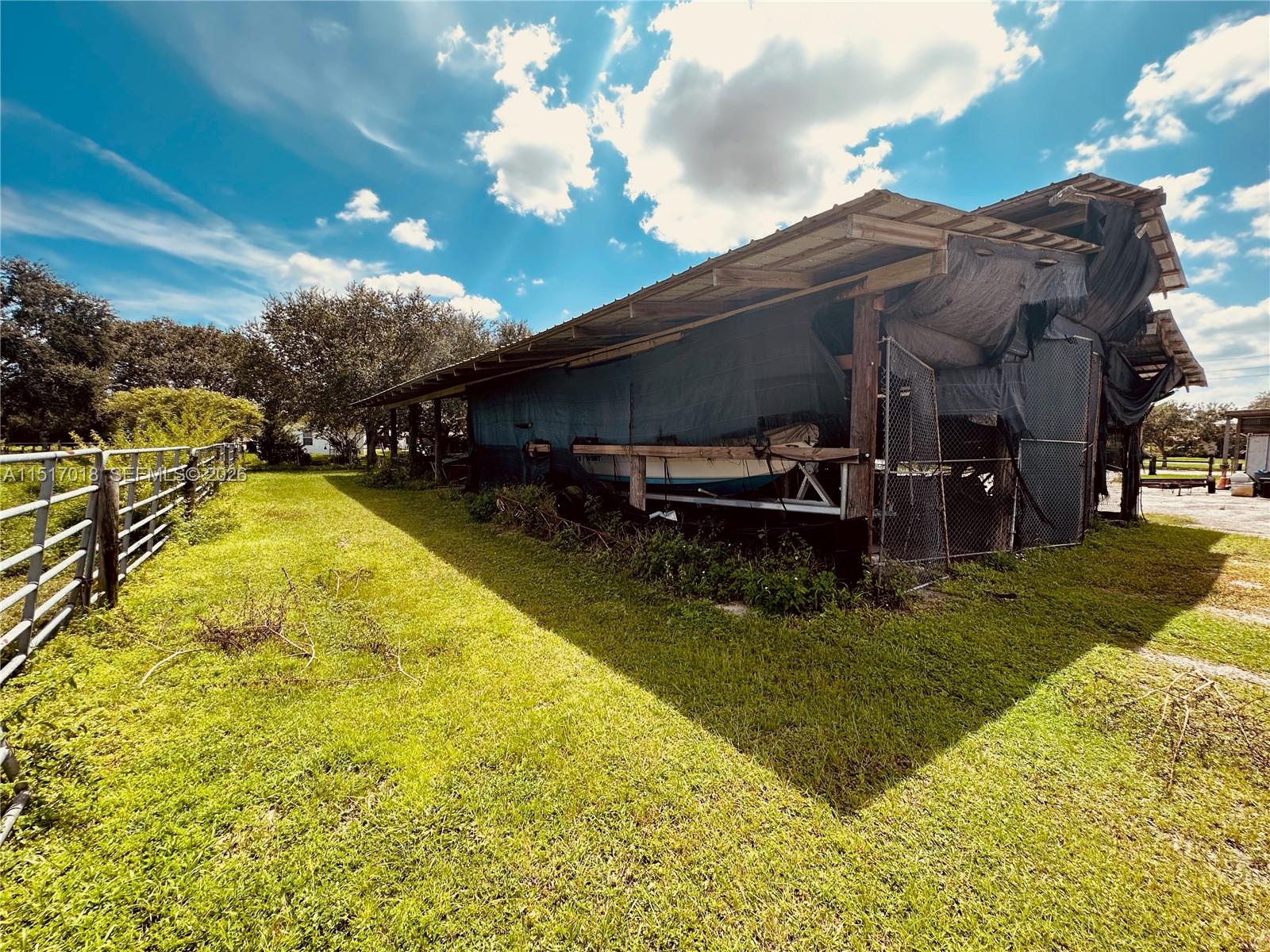 5901 160th Ave, Southwest Ranches, FL, 33331 United States, 7 Bedrooms Bedrooms, ,5 BathroomsBathrooms,Residential,For Sale,160th Ave,A11517018