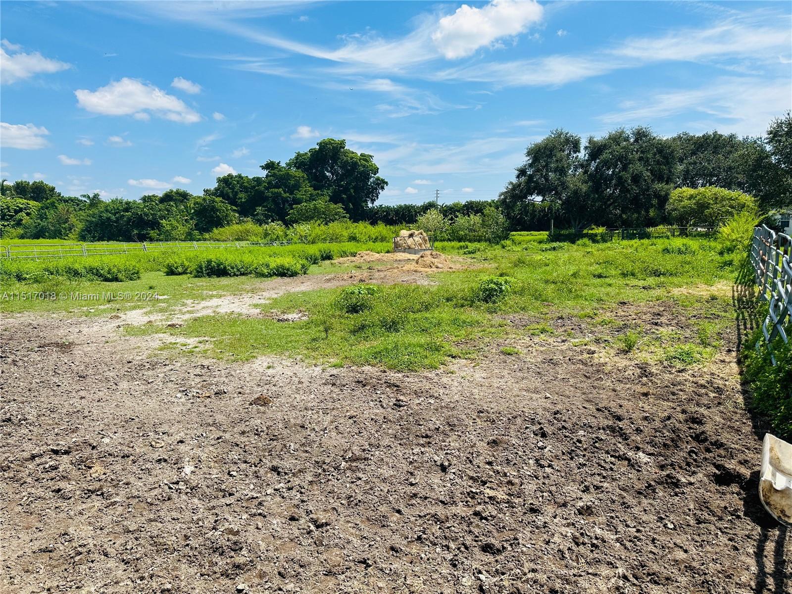 5901 160th Ave, Southwest Ranches, FL, 33331 United States, 7 Bedrooms Bedrooms, ,5 BathroomsBathrooms,Residential,For Sale,160th Ave,A11517018