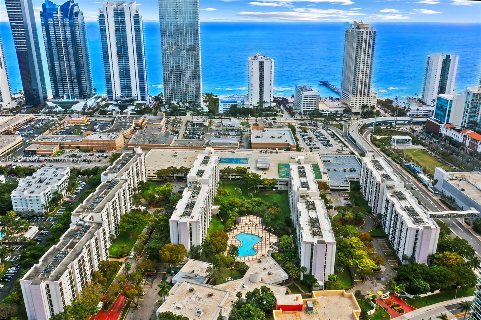 16919 Bay Rd, Sunny Isles Beach, FL, 33160 United States, 1 Bedroom Bedrooms, ,1 BathroomBathrooms,Residential,For Sale,Bay Rd,A11517479