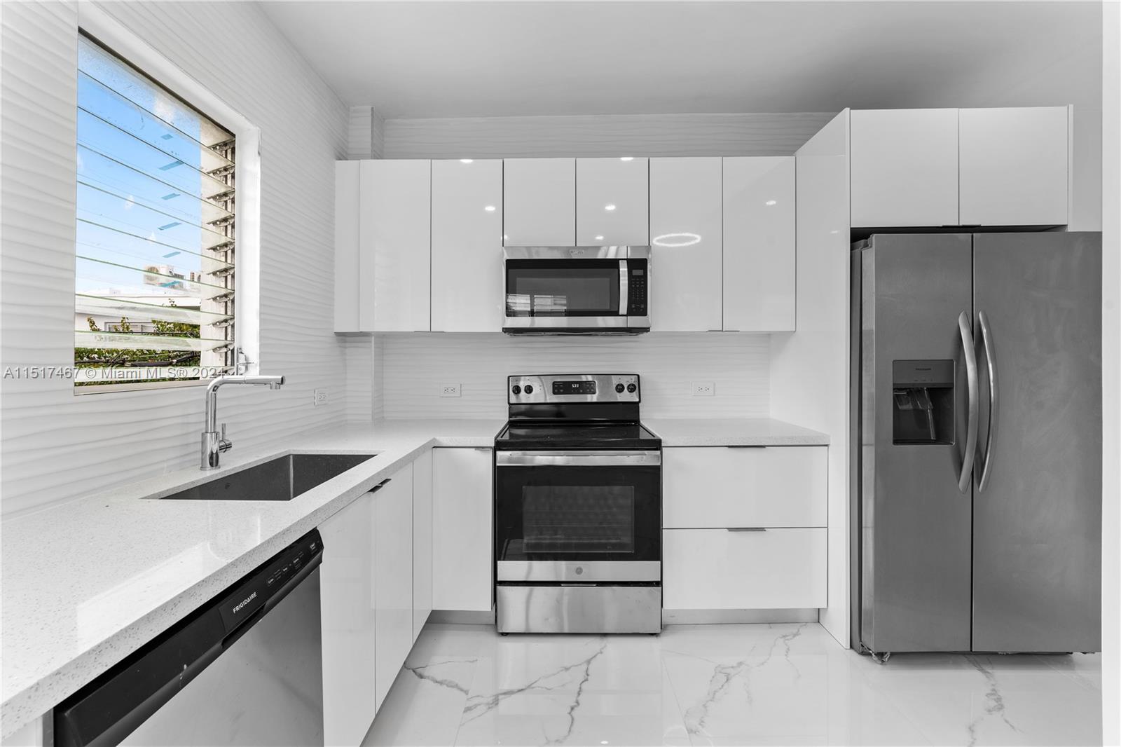 842 Meridian Ave 2D, Miami Beach, Florida 33139, 1 Bedroom Bedrooms, ,1 BathroomBathrooms,Residentiallease,For Rent,842 Meridian Ave 2D,A11517467