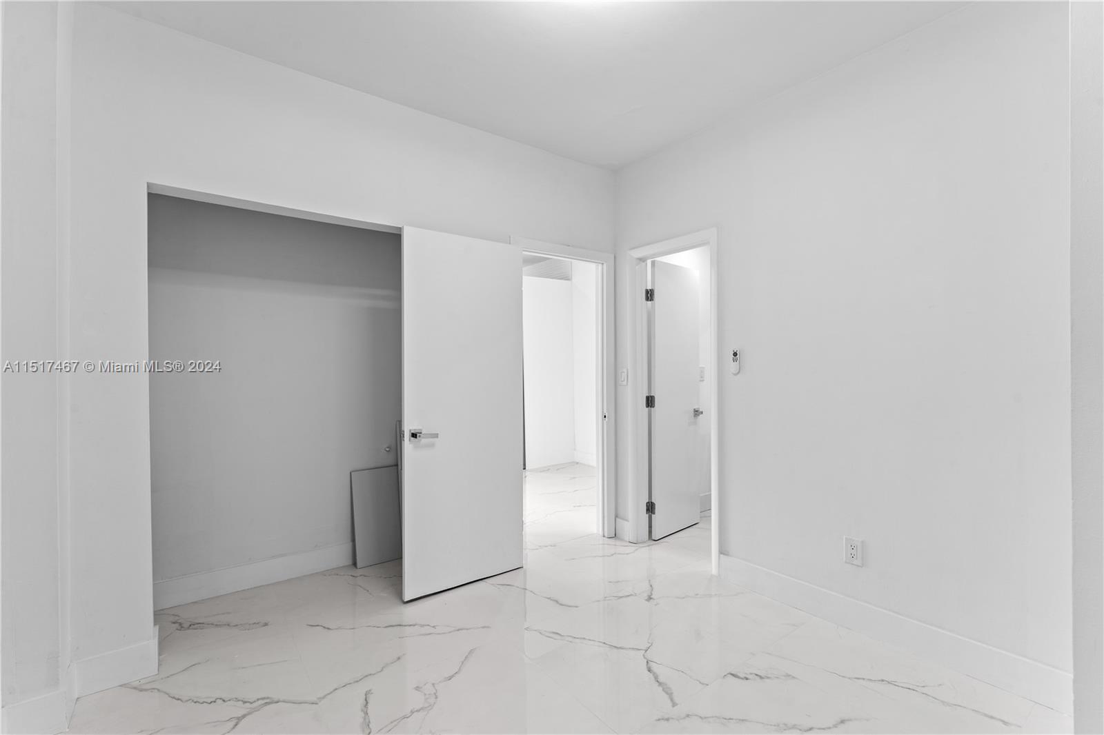 842 Meridian Ave 2D, Miami Beach, Florida 33139, 1 Bedroom Bedrooms, ,1 BathroomBathrooms,Residentiallease,For Rent,842 Meridian Ave 2D,A11517467
