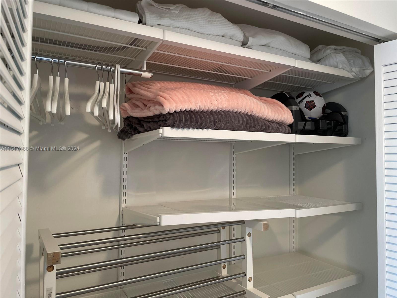 19501 W Country Club Dr 2412, Aventura, Florida 33180, 2 Bedrooms Bedrooms, ,2 BathroomsBathrooms,Residentiallease,For Rent,19501 W Country Club Dr 2412,A11517466