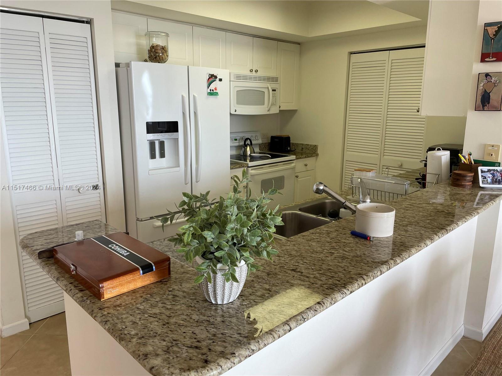 19501 W Country Club Dr 2412, Aventura, Florida 33180, 2 Bedrooms Bedrooms, ,2 BathroomsBathrooms,Residentiallease,For Rent,19501 W Country Club Dr 2412,A11517466