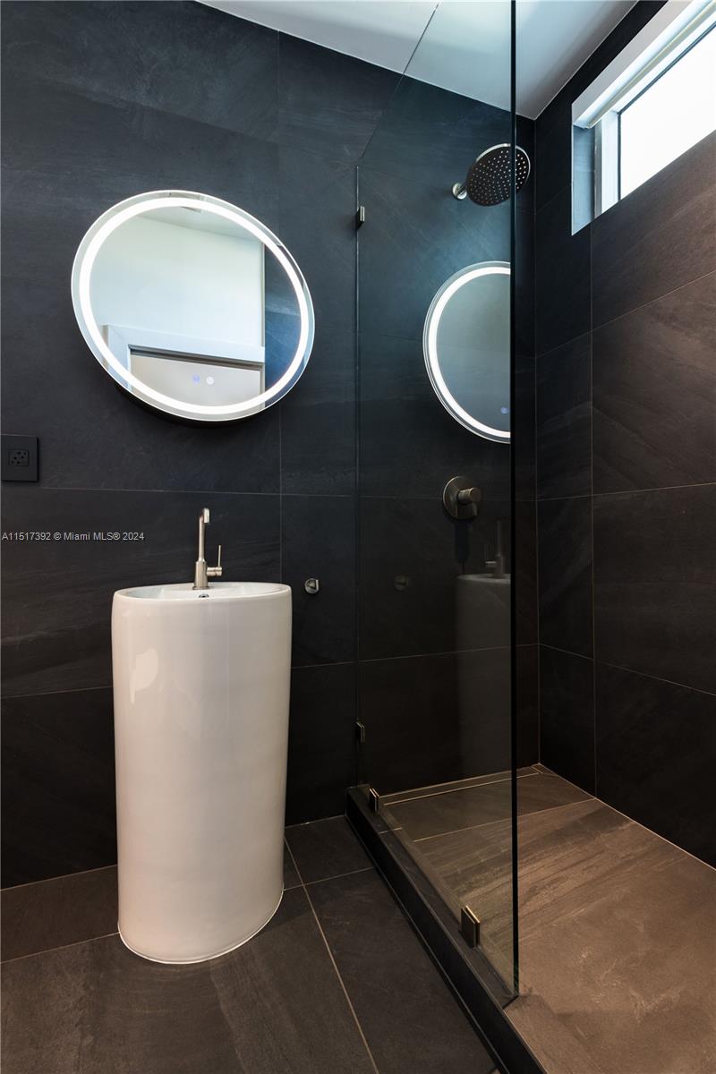 7934 West Dr 1401, North Bay Village, Florida 33141, 2 Bedrooms Bedrooms, ,2 BathroomsBathrooms,Residentiallease,For Rent,7934 West Dr 1401,A11517392