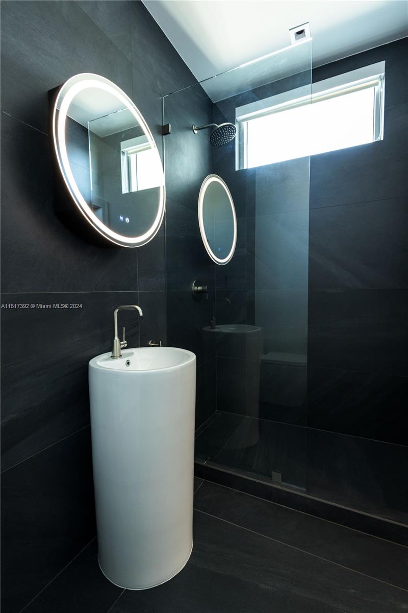 7934 West Dr 1401, North Bay Village, Florida 33141, 2 Bedrooms Bedrooms, ,2 BathroomsBathrooms,Residentiallease,For Rent,7934 West Dr 1401,A11517392