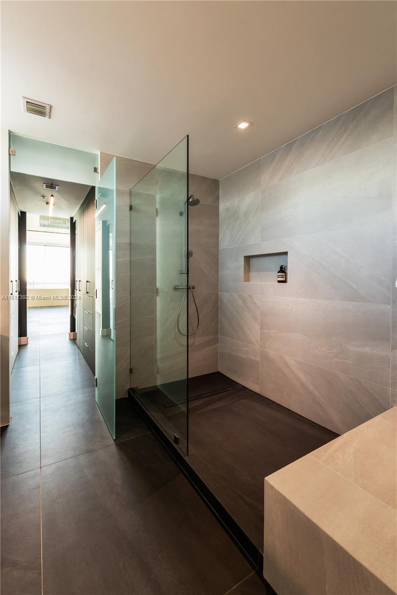 7934 West Dr 1401, North Bay Village, Florida 33141, 2 Bedrooms Bedrooms, ,2 BathroomsBathrooms,Residentiallease,For Rent,7934 West Dr 1401,A11517392