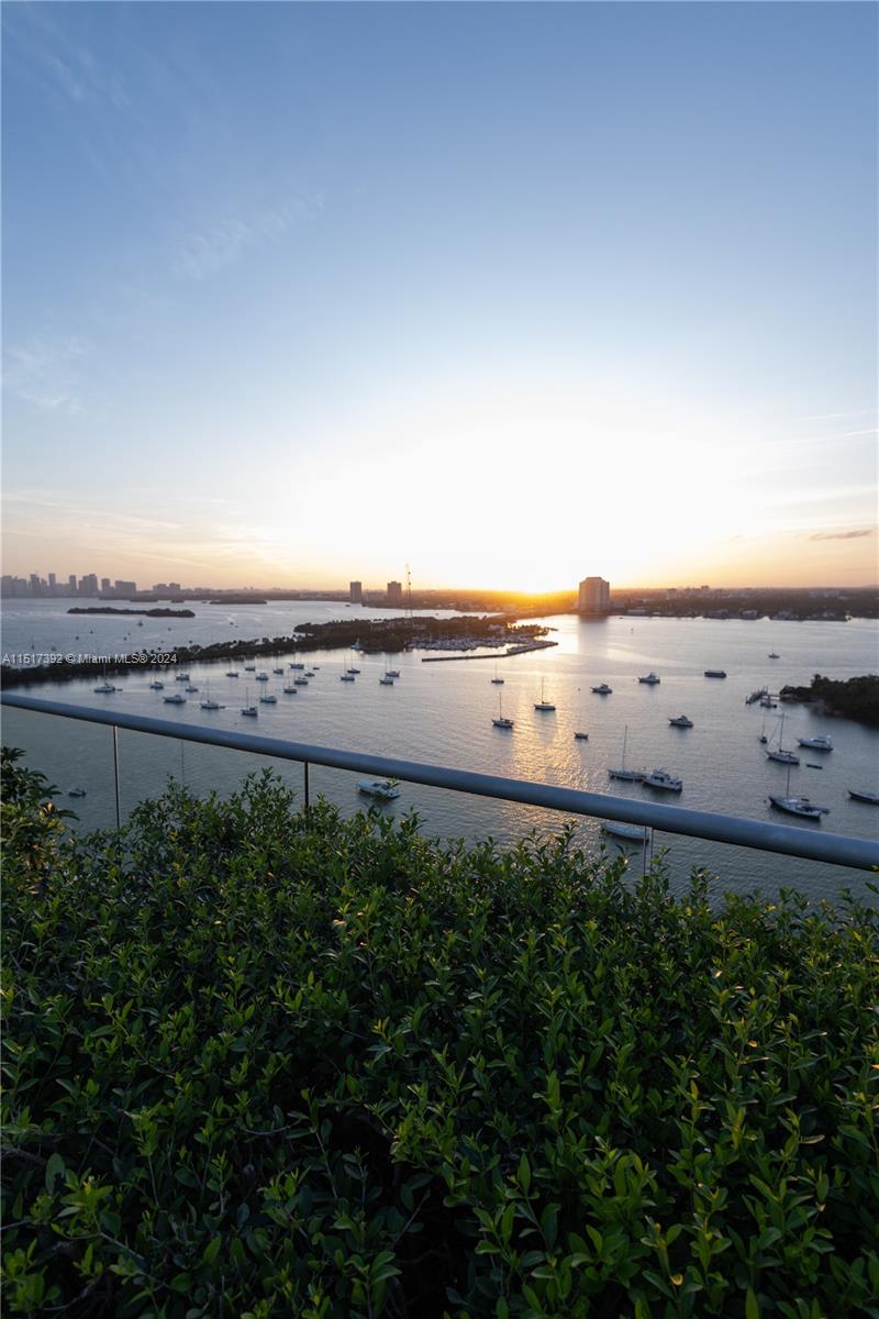 7934 West Dr 1401, North Bay Village, Florida 33141, 2 Bedrooms Bedrooms, ,2 BathroomsBathrooms,Residentiallease,For Rent,7934 West Dr 1401,A11517392