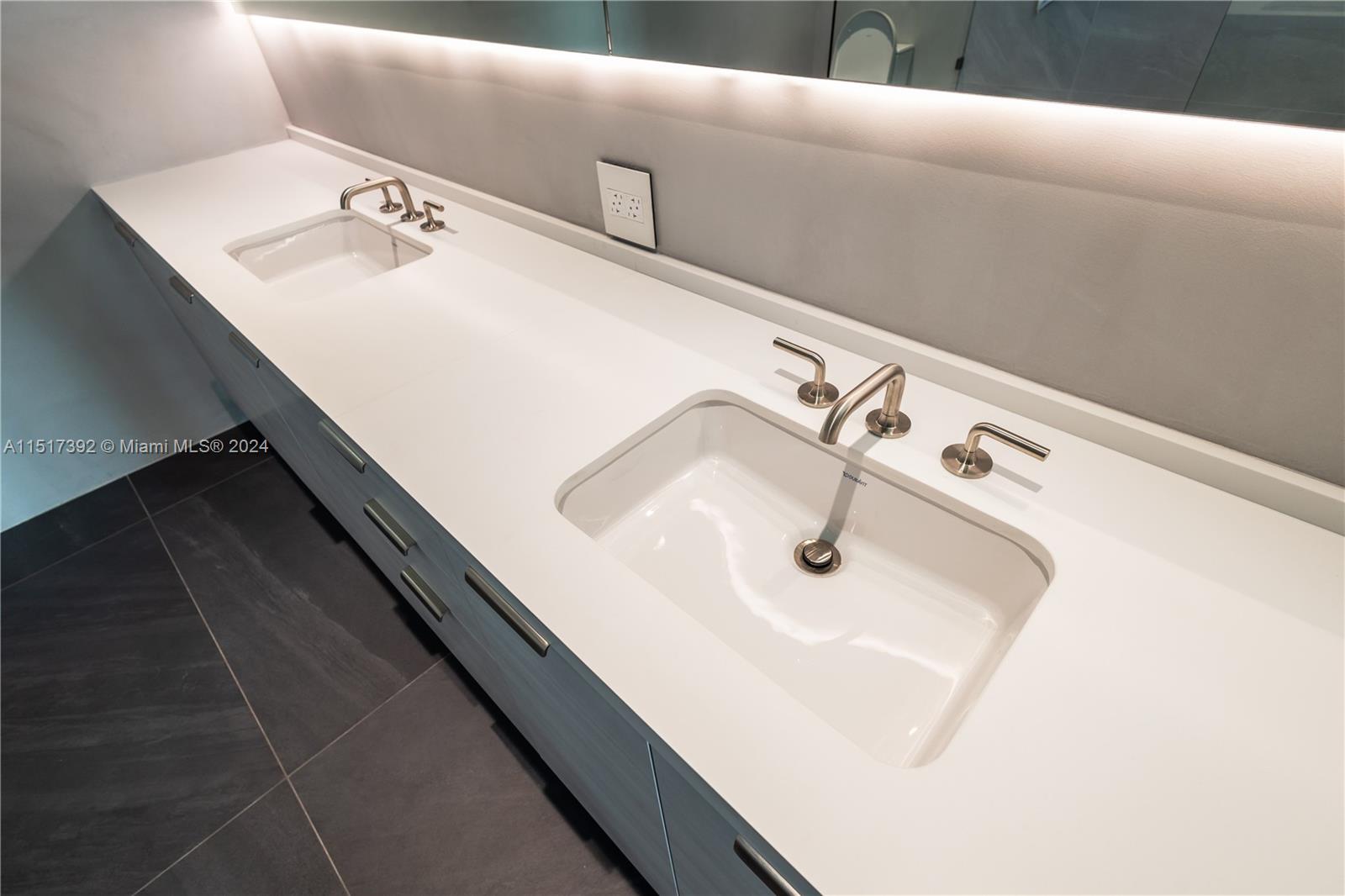 7934 West Dr 1401, North Bay Village, Florida 33141, 2 Bedrooms Bedrooms, ,2 BathroomsBathrooms,Residentiallease,For Rent,7934 West Dr 1401,A11517392