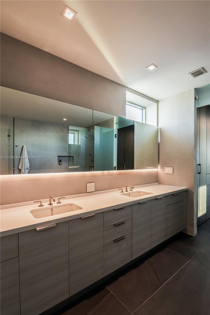 7934 West Dr 1401, North Bay Village, Florida 33141, 2 Bedrooms Bedrooms, ,2 BathroomsBathrooms,Residentiallease,For Rent,7934 West Dr 1401,A11517392