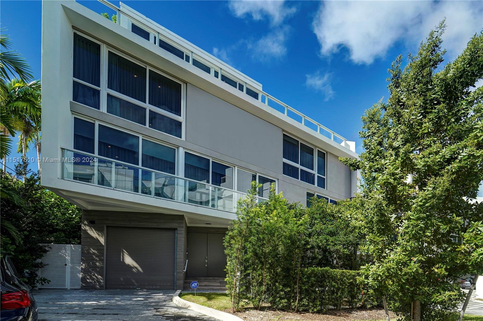 1000 99th St 7, Bay Harbor Islands, Florida 33154, 3 Bedrooms Bedrooms, ,3 BathroomsBathrooms,Residential,For Sale,1000 99th St 7,A11517610