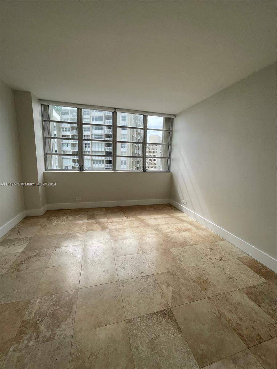 1408 Brickell Bay Dr 906, Miami, Florida 33131, 1 Bedroom Bedrooms, ,1 BathroomBathrooms,Residentiallease,For Rent,1408 Brickell Bay Dr 906,A11517572