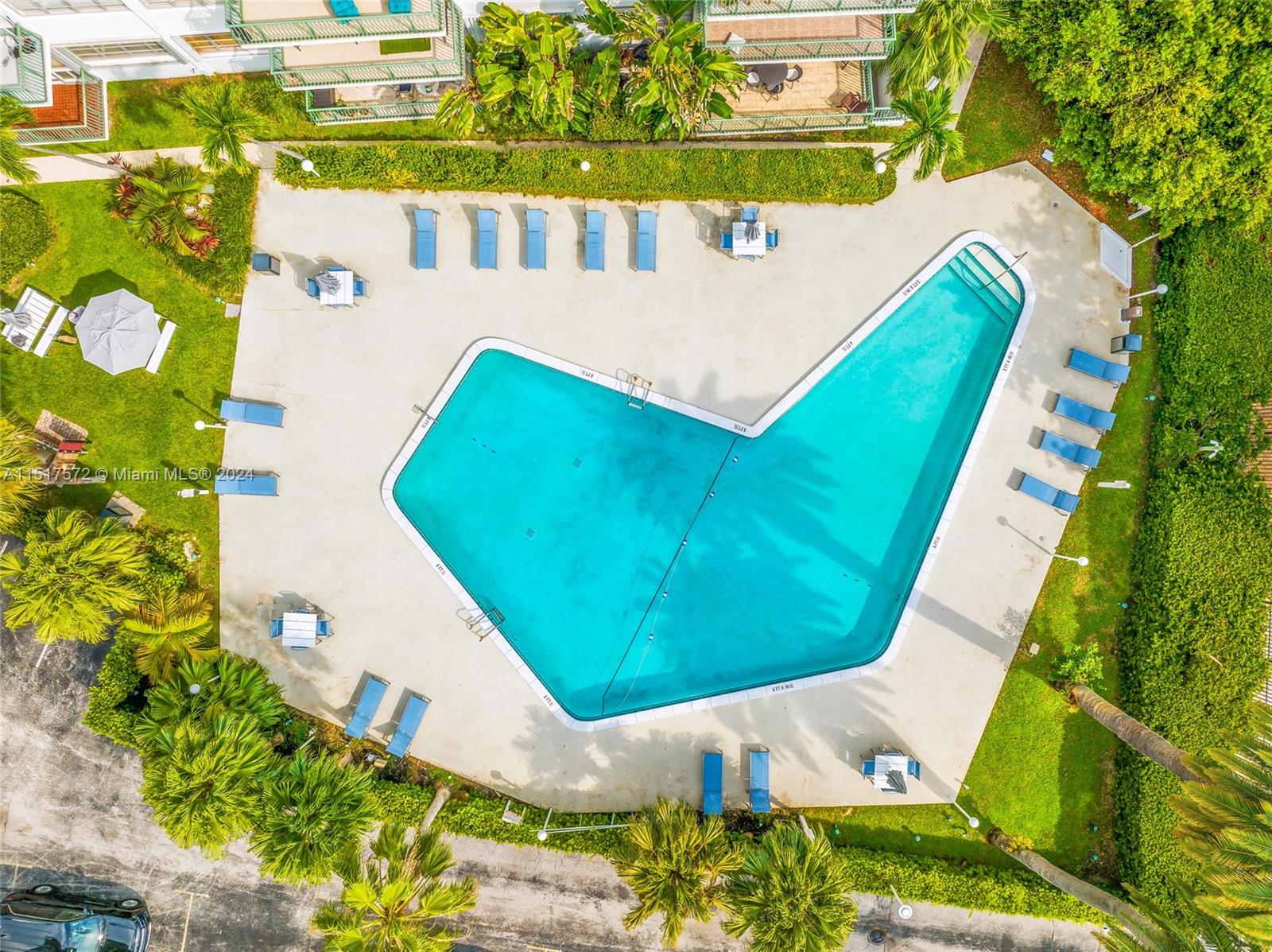 1408 Brickell Bay Dr 906, Miami, Florida 33131, 1 Bedroom Bedrooms, ,1 BathroomBathrooms,Residentiallease,For Rent,1408 Brickell Bay Dr 906,A11517572
