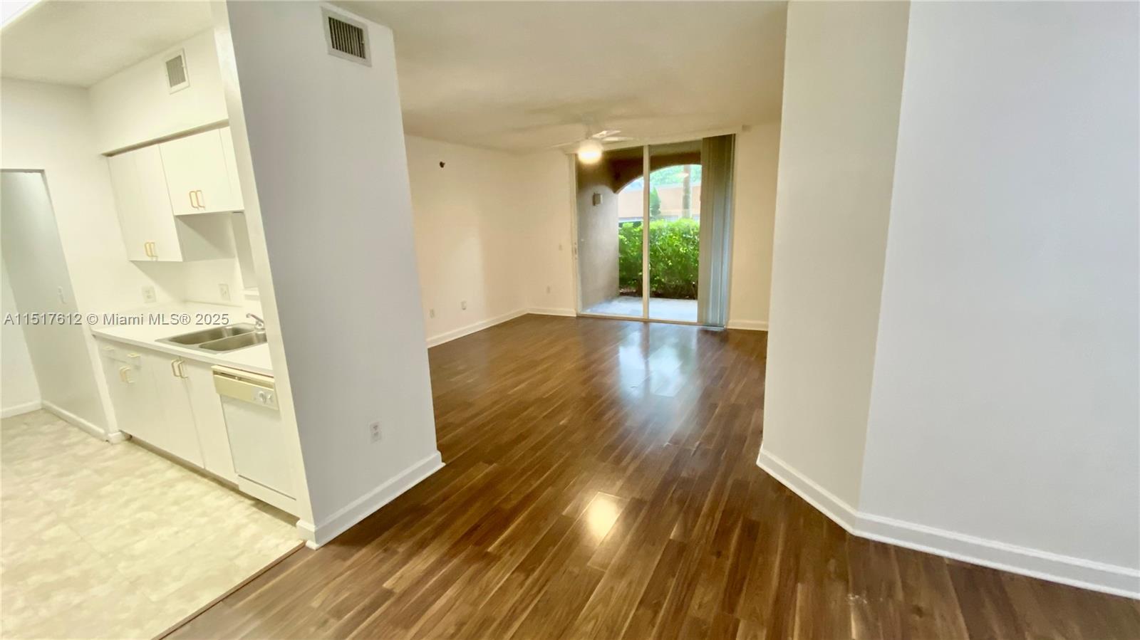 19901 Country Club Dr, Aventura, FL, 33180 United States, 1 Bedroom Bedrooms, ,1 BathroomBathrooms,Residential,For Sale,Country Club Dr,A11517612