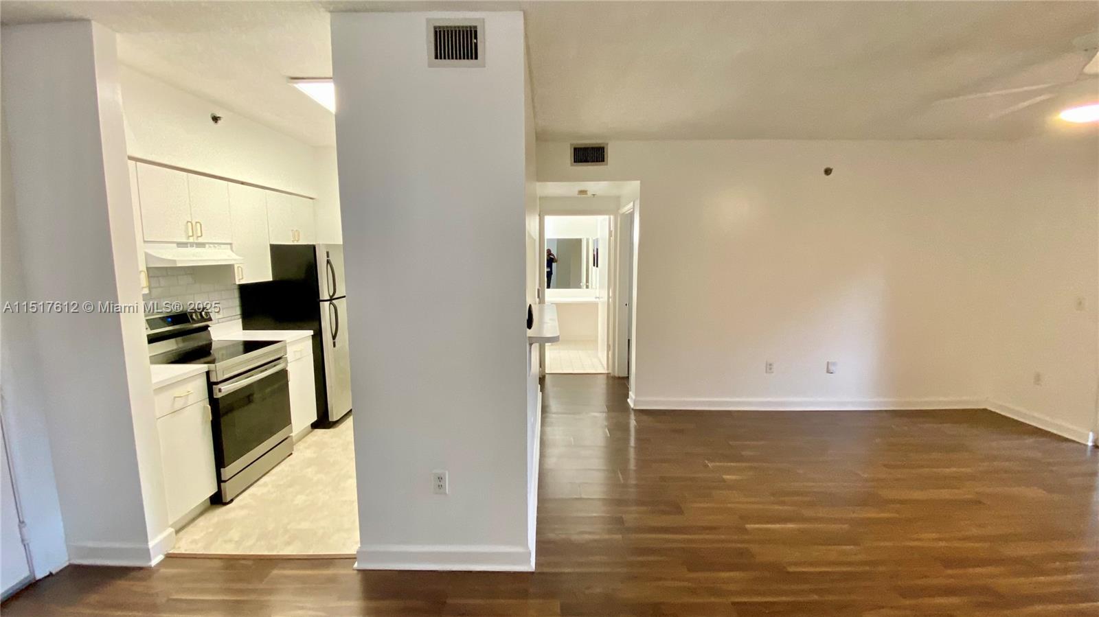 19901 Country Club Dr, Aventura, FL, 33180 United States, 1 Bedroom Bedrooms, ,1 BathroomBathrooms,Residential,For Sale,Country Club Dr,A11517612