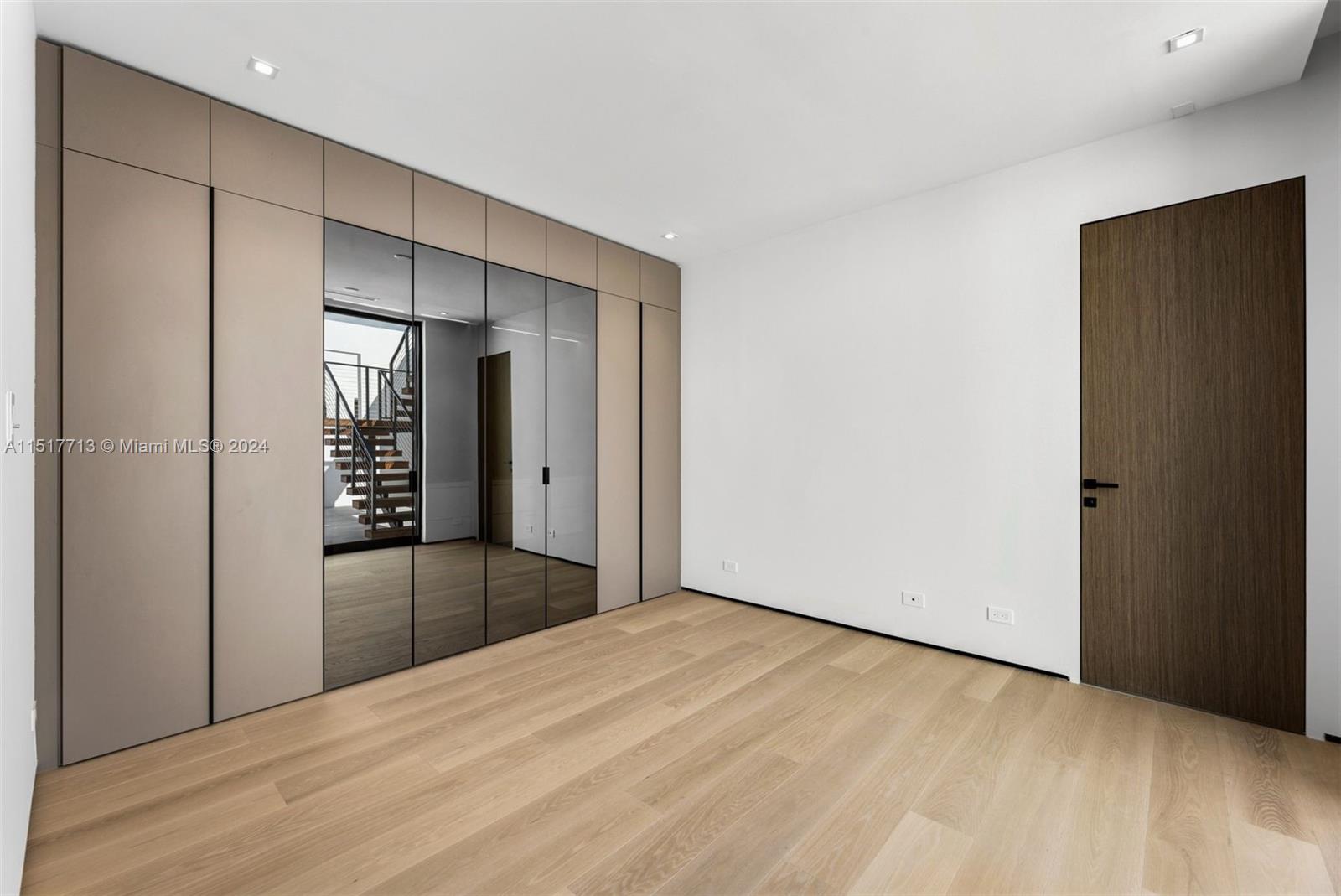 1098 Venetian Dr, Miami, FL, 33139 United States, 5 Bedrooms Bedrooms, ,5 BathroomsBathrooms,Residential,For Sale,Venetian Dr,A11517713