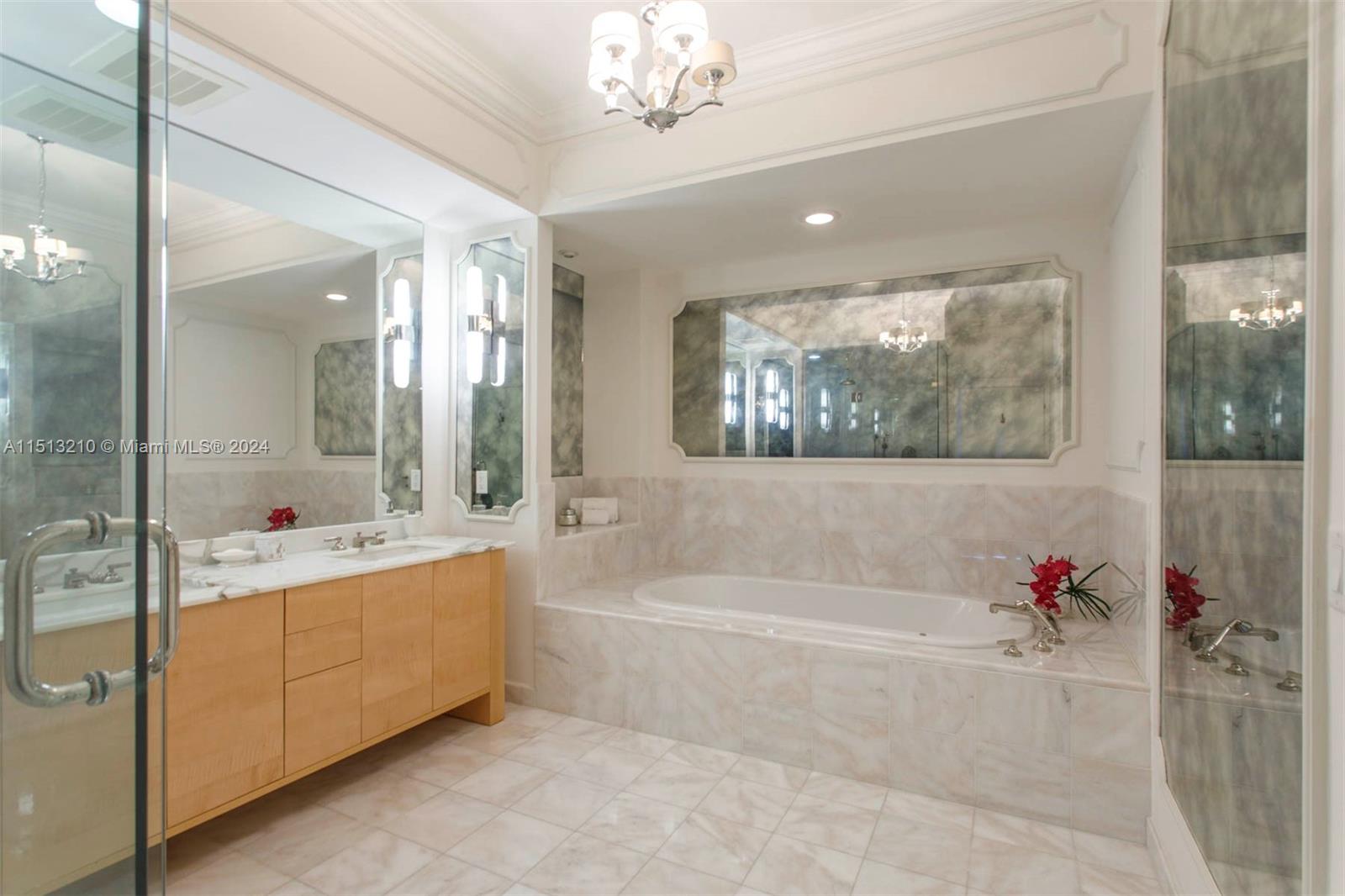 50 Pointe Dr, Miami Beach, FL, 33139 United States, 3 Bedrooms Bedrooms, ,4 BathroomsBathrooms,Residential,For Sale,Pointe Dr,A11513210