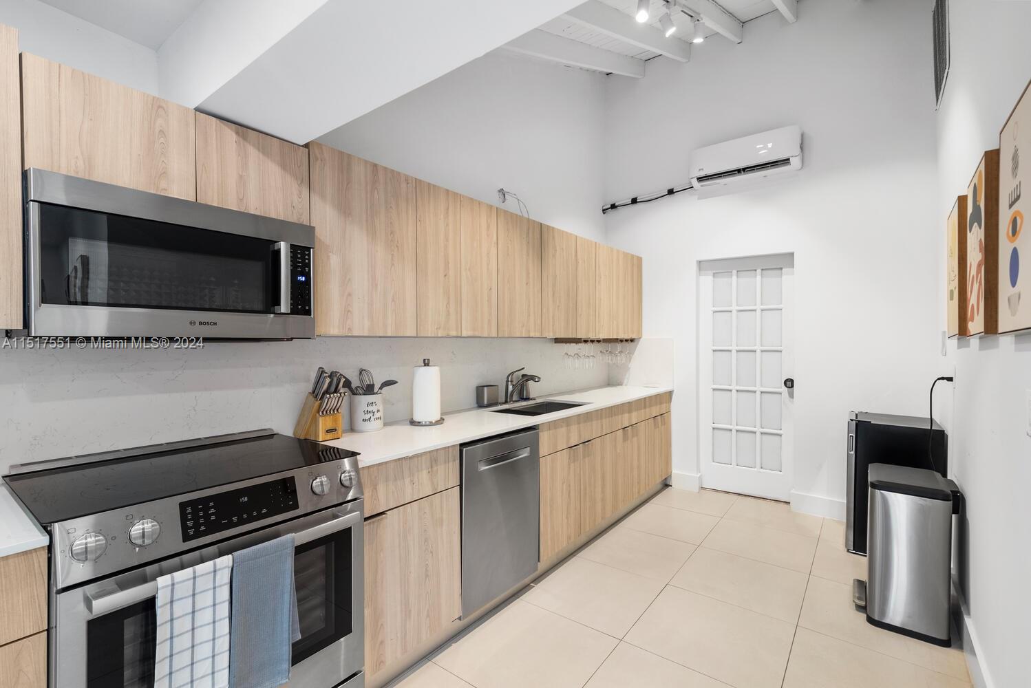 870 NE 82nd St, Miami, Florida 33138, 5 Bedrooms Bedrooms, ,5 BathroomsBathrooms,Residentiallease,For Rent,870 NE 82nd St,A11517551