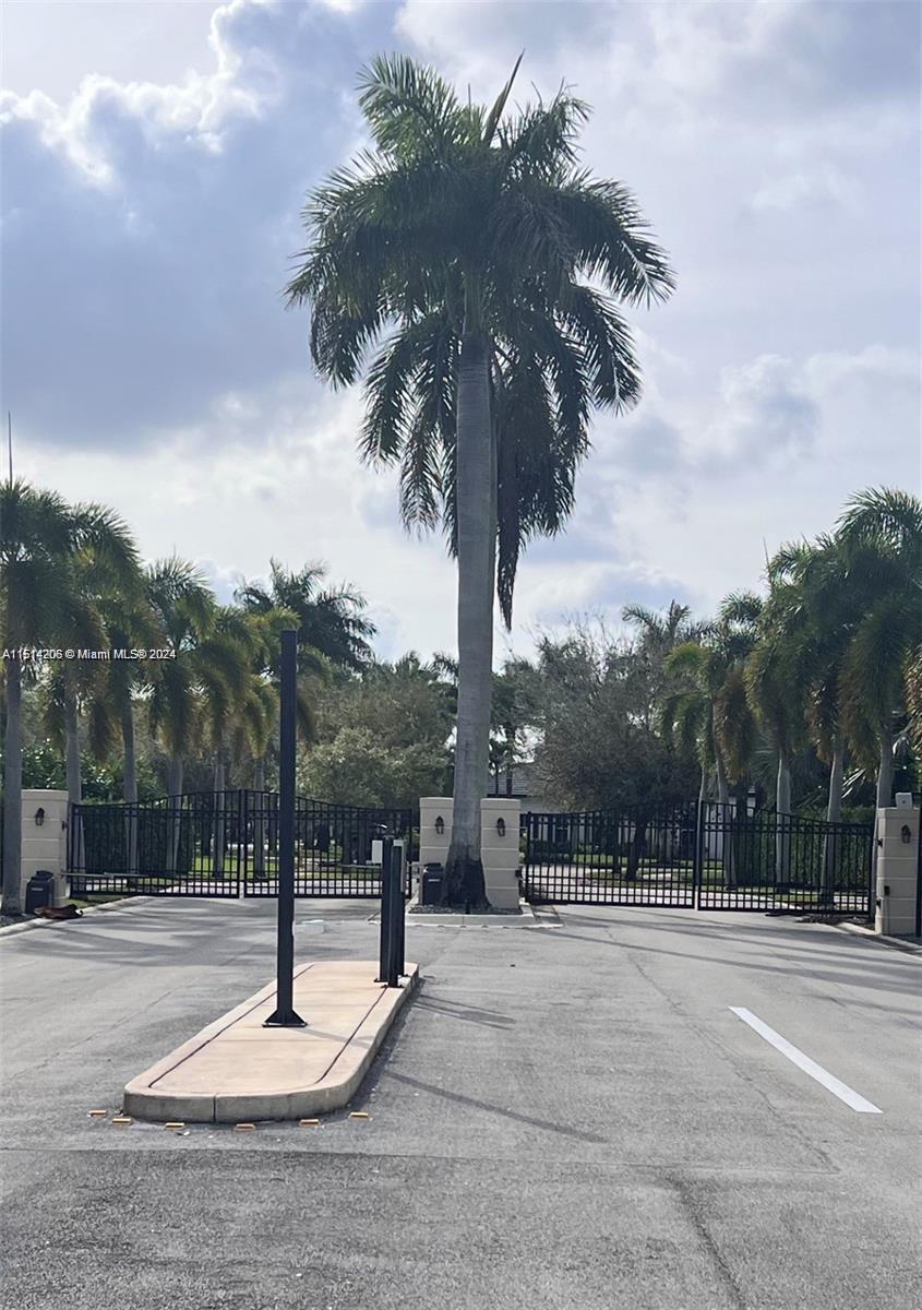 1460 SW 125th Ave, Davie, Florida 33325, 5 Bedrooms Bedrooms, ,5 BathroomsBathrooms,Residentiallease,For Rent,1460 SW 125th Ave,A11514206