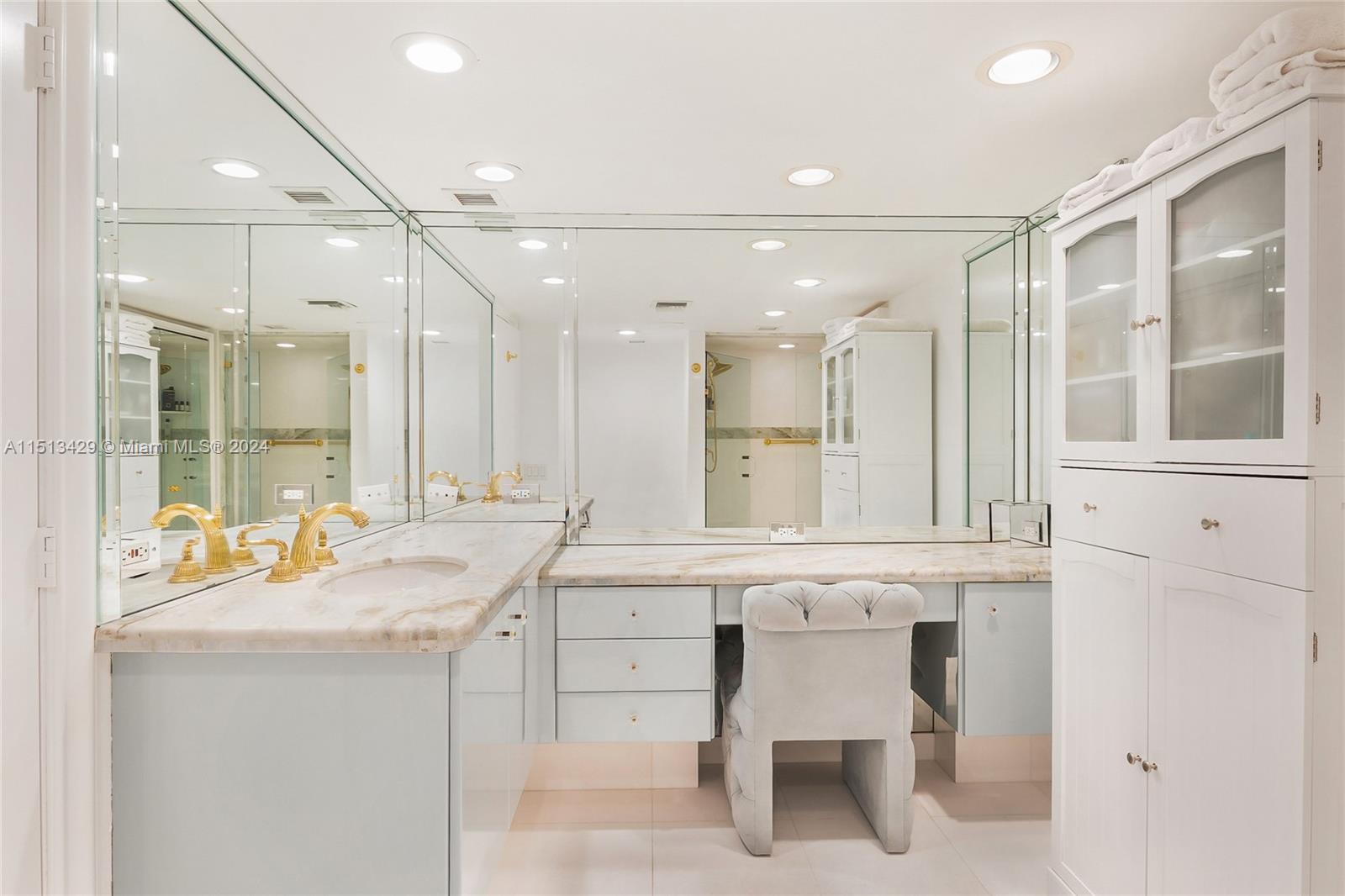 2200 OCEAN LN, Fort Lauderdale, FL, 33316 United States, 2 Bedrooms Bedrooms, ,1 BathroomBathrooms,Residential,For Sale,OCEAN LN,A11513429