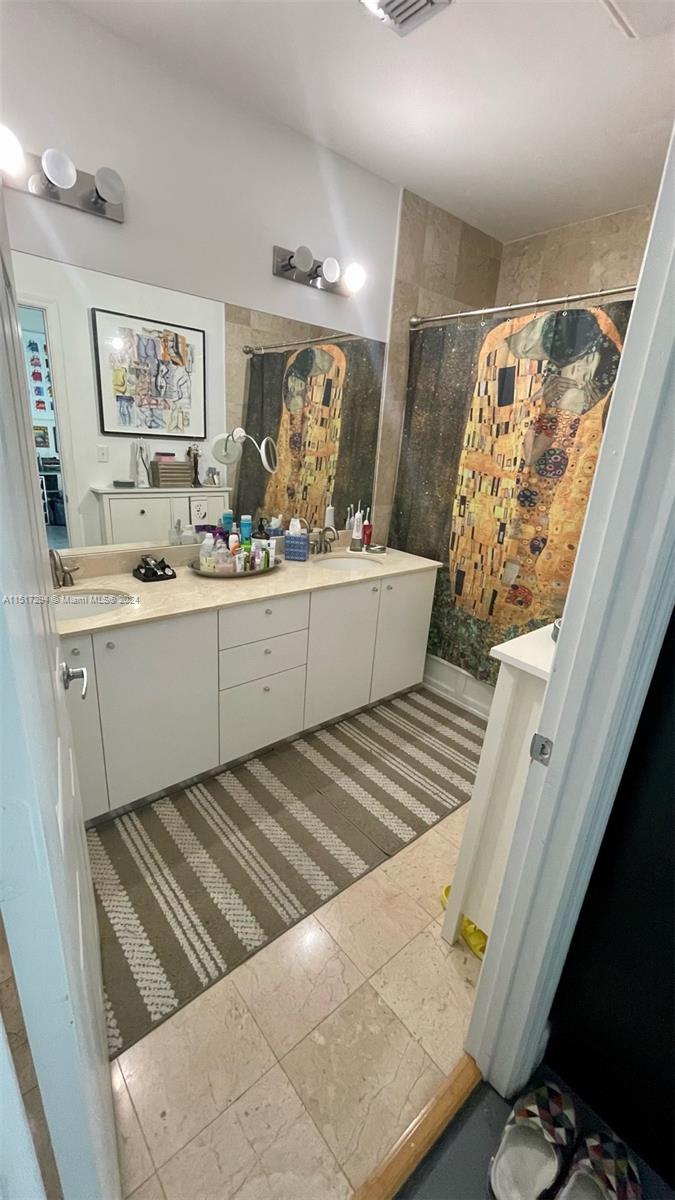 2100 Van Buren St 506, Hollywood, Florida 33020, 2 Bedrooms Bedrooms, ,2 BathroomsBathrooms,Residentiallease,For Rent,2100 Van Buren St 506,A11517294