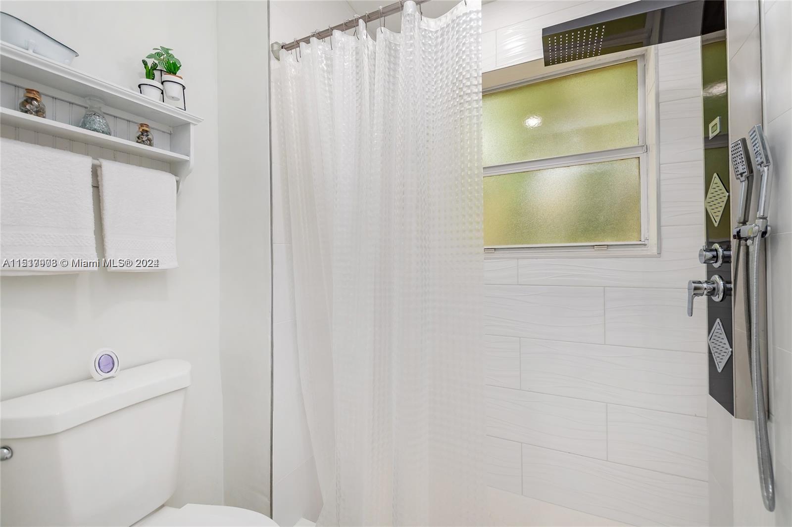 2909 SE 15th Ter 2909, Homestead, Florida 33035, 3 Bedrooms Bedrooms, ,2 BathroomsBathrooms,Residential,For Sale,2909 SE 15th Ter 2909,A11517908