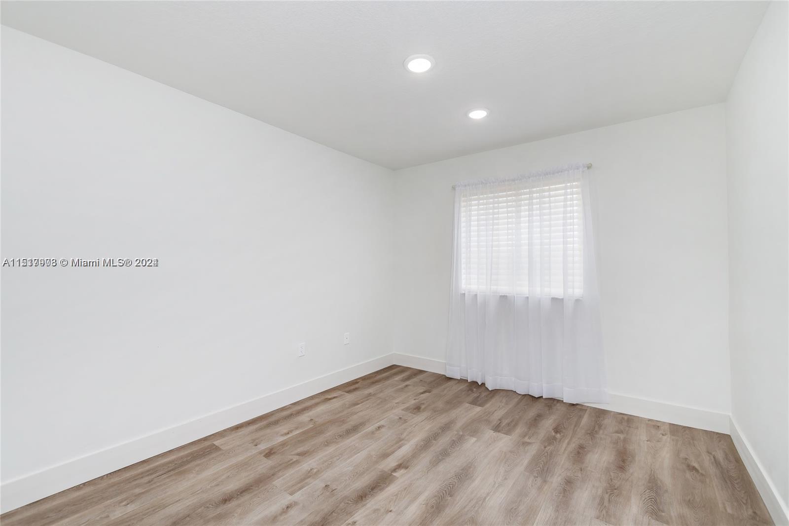 2909 SE 15th Ter 2909, Homestead, Florida 33035, 3 Bedrooms Bedrooms, ,2 BathroomsBathrooms,Residential,For Sale,2909 SE 15th Ter 2909,A11517908