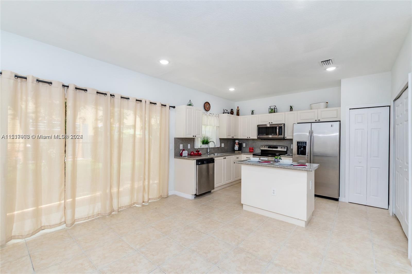 2909 SE 15th Ter 2909, Homestead, Florida 33035, 3 Bedrooms Bedrooms, ,2 BathroomsBathrooms,Residential,For Sale,2909 SE 15th Ter 2909,A11517908