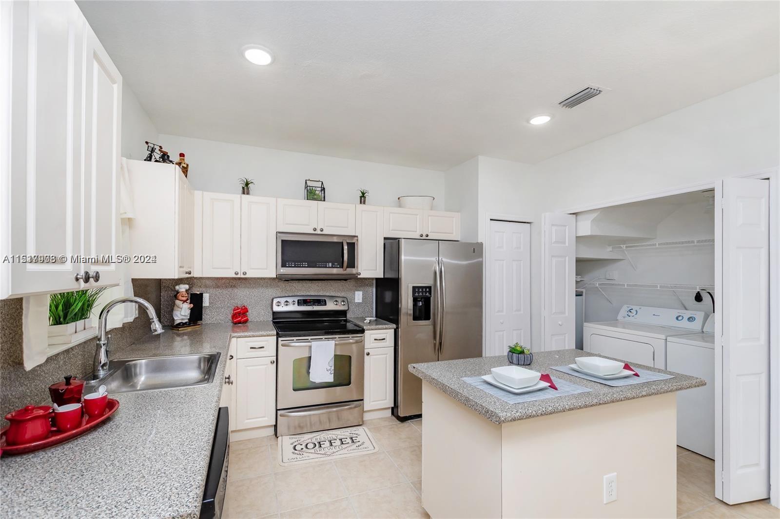 2909 SE 15th Ter 2909, Homestead, Florida 33035, 3 Bedrooms Bedrooms, ,2 BathroomsBathrooms,Residential,For Sale,2909 SE 15th Ter 2909,A11517908