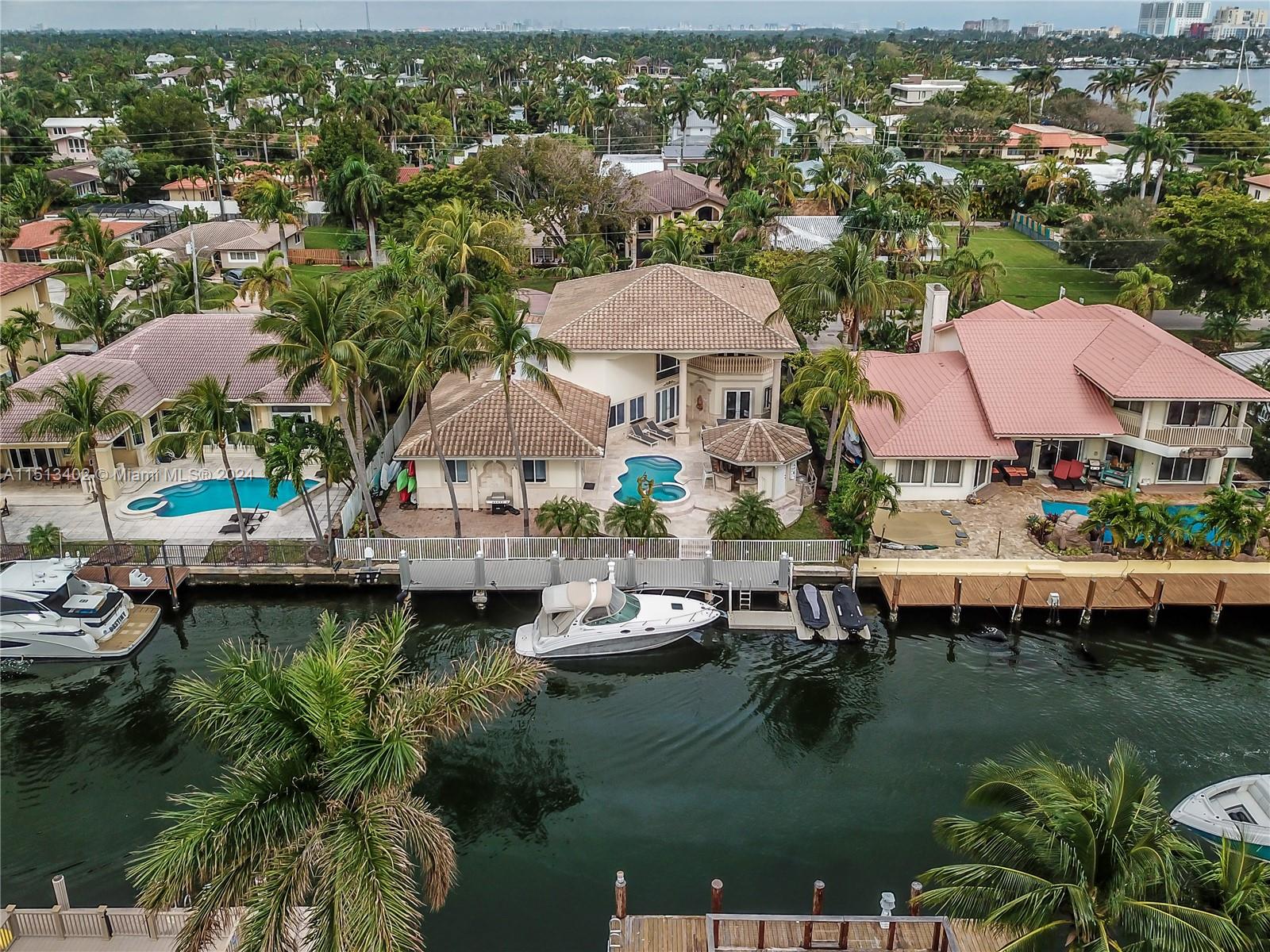 922 Washington St, Hollywood, FL, 33019 United States, 5 Bedrooms Bedrooms, ,4 BathroomsBathrooms,Residential,For Sale,Washington St,A11513402