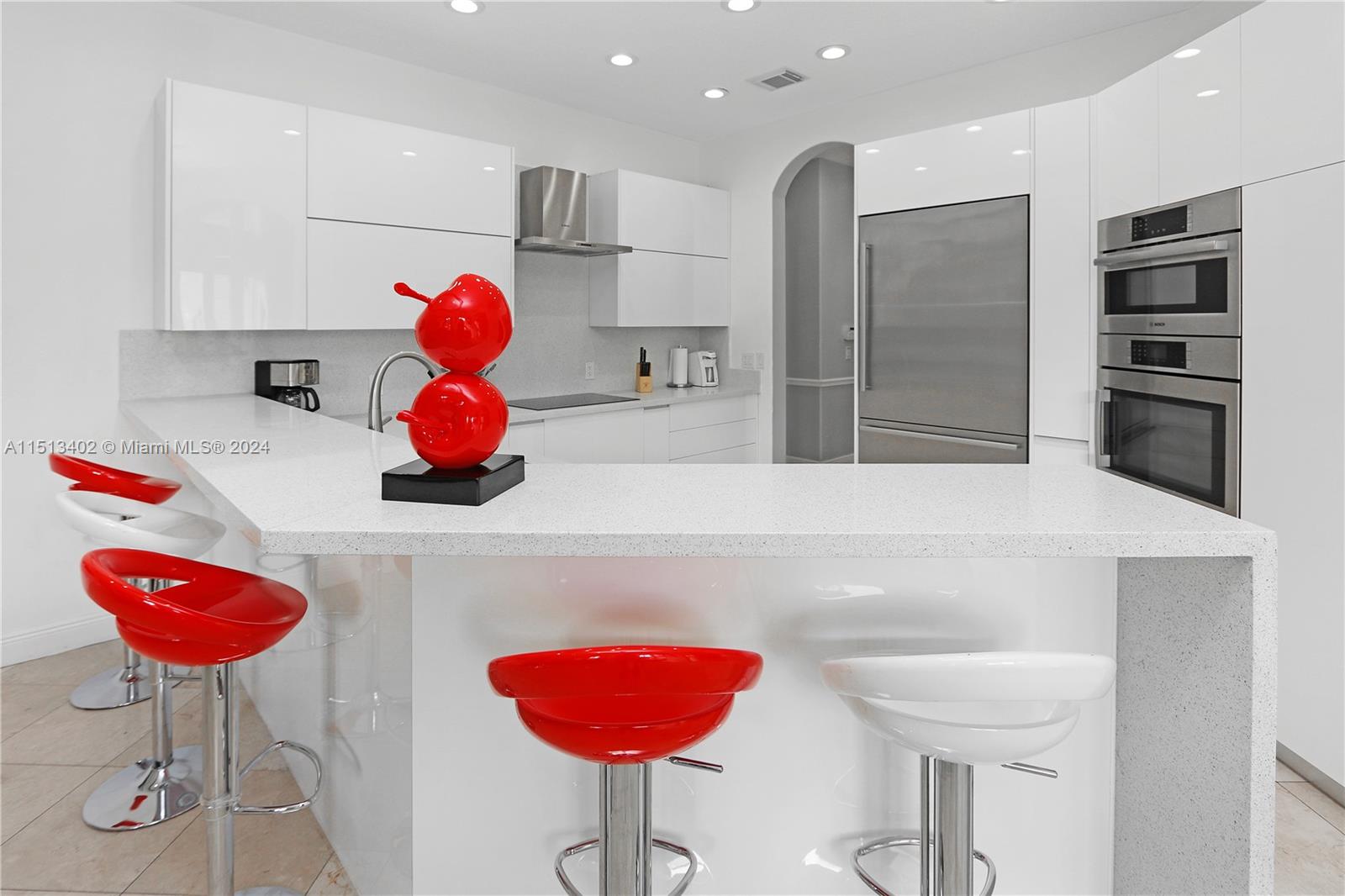 922 Washington St, Hollywood, FL, 33019 United States, 5 Bedrooms Bedrooms, ,4 BathroomsBathrooms,Residential,For Sale,Washington St,A11513402