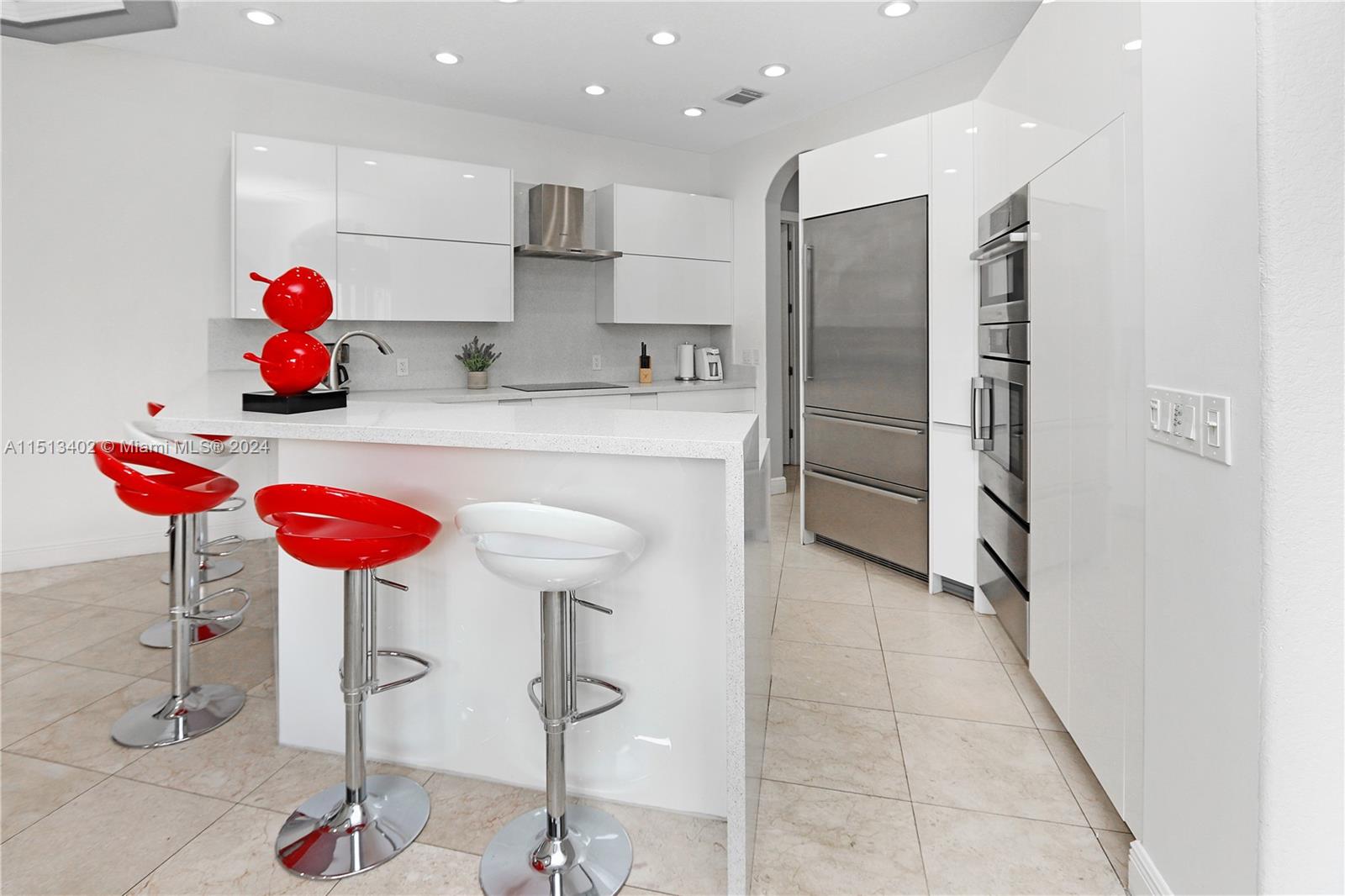 922 Washington St, Hollywood, FL, 33019 United States, 5 Bedrooms Bedrooms, ,4 BathroomsBathrooms,Residential,For Sale,Washington St,A11513402