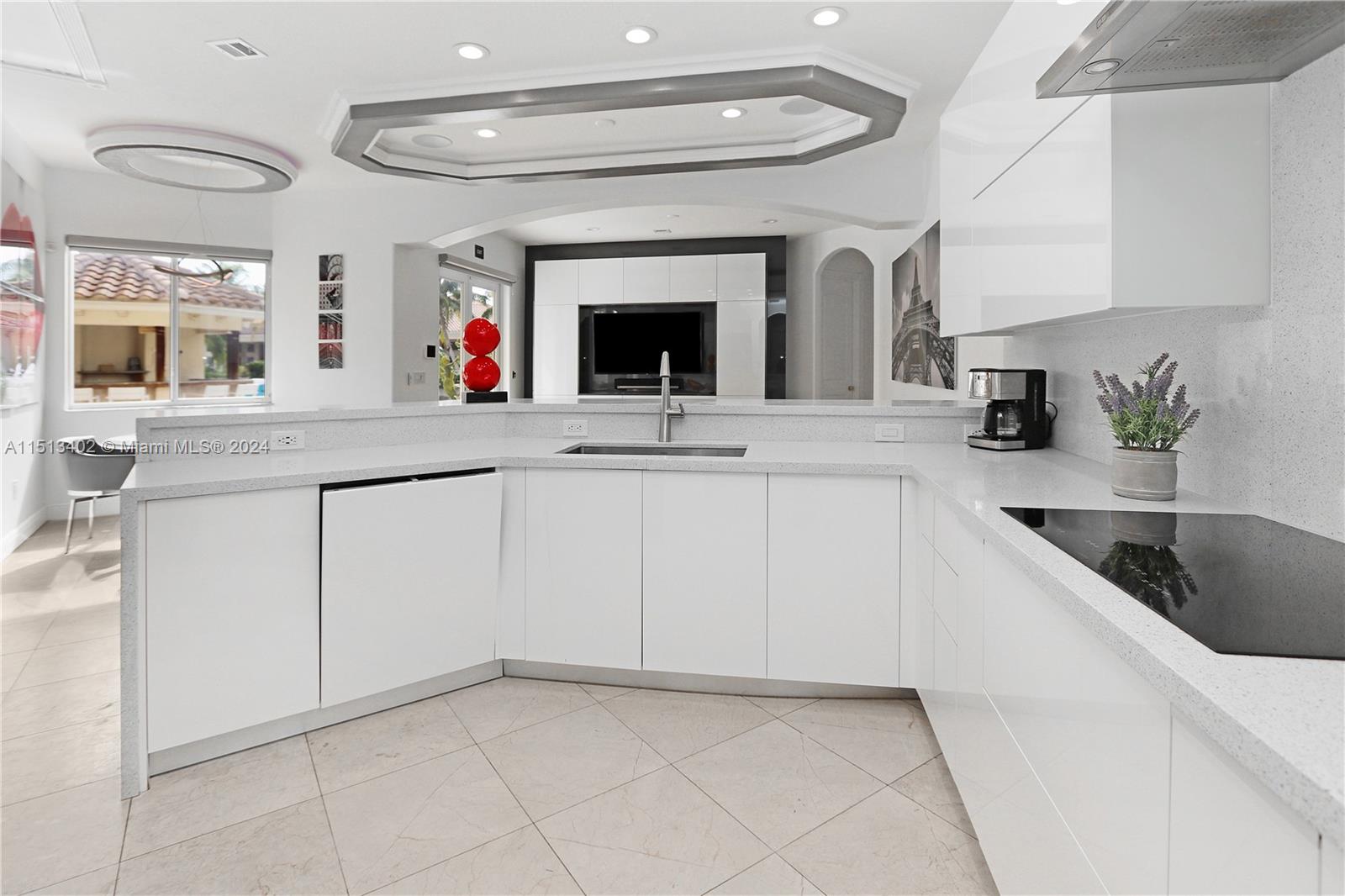 922 Washington St, Hollywood, FL, 33019 United States, 5 Bedrooms Bedrooms, ,4 BathroomsBathrooms,Residential,For Sale,Washington St,A11513402