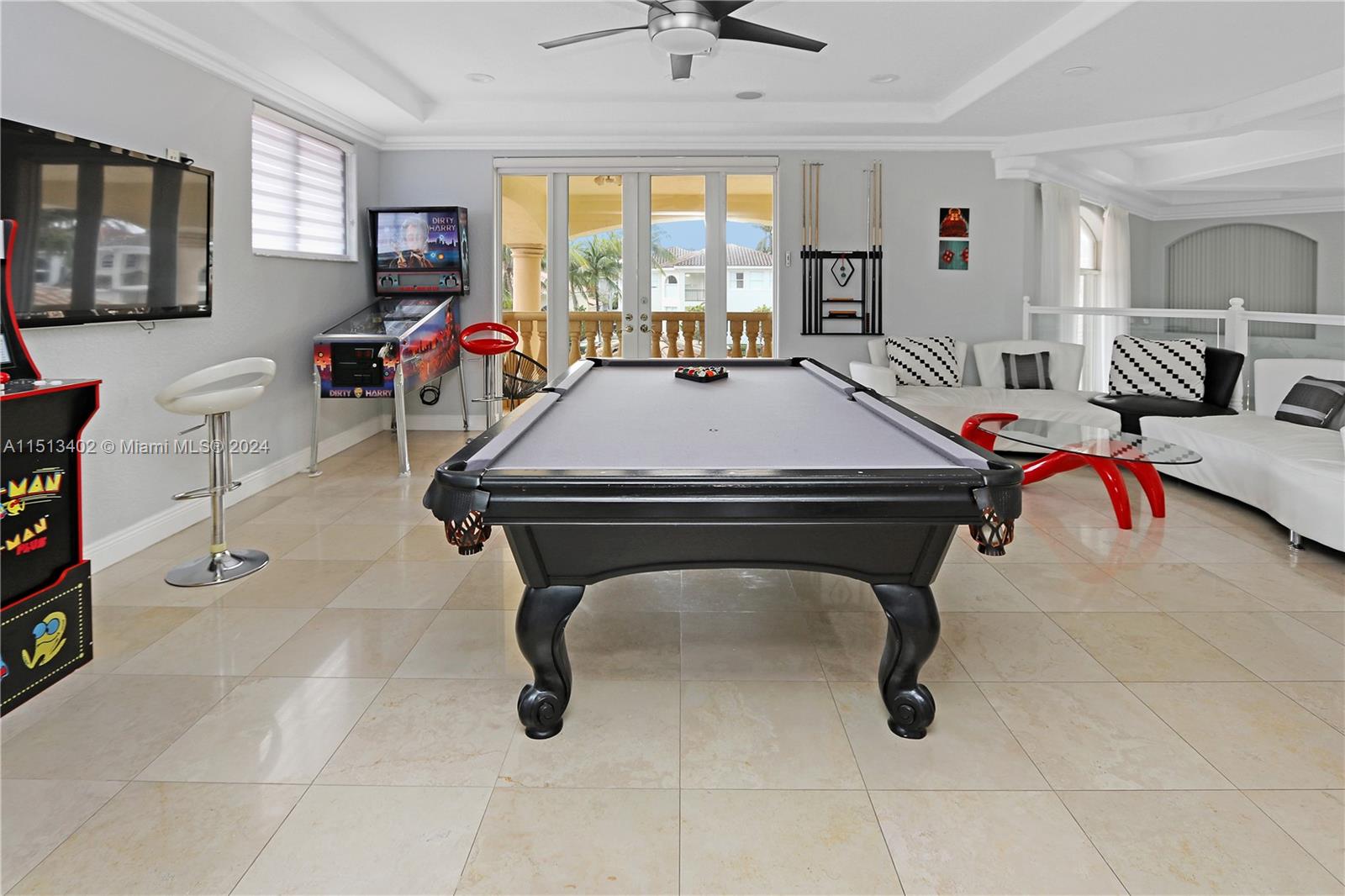 922 Washington St, Hollywood, FL, 33019 United States, 5 Bedrooms Bedrooms, ,4 BathroomsBathrooms,Residential,For Sale,Washington St,A11513402