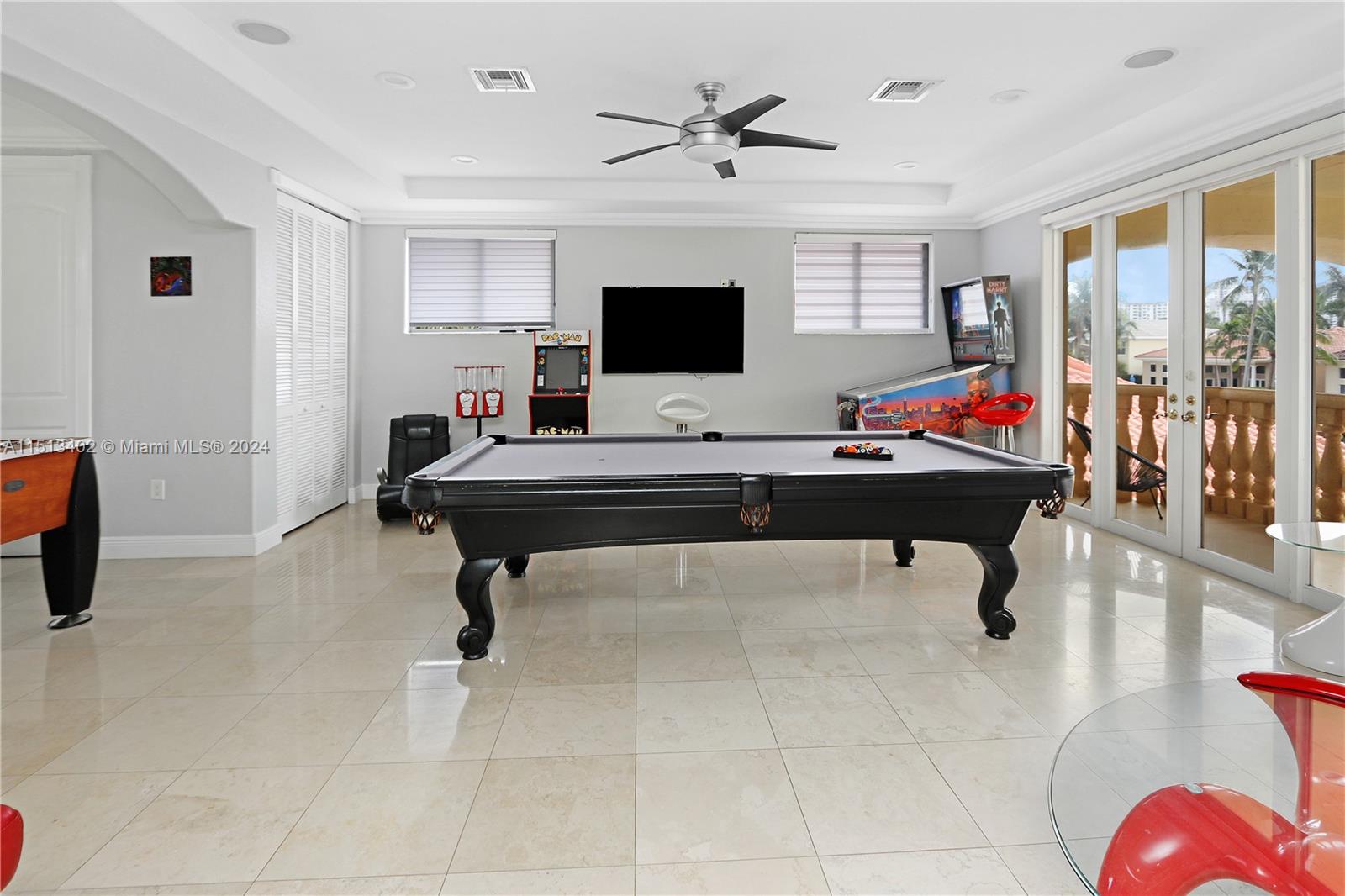 922 Washington St, Hollywood, FL, 33019 United States, 5 Bedrooms Bedrooms, ,4 BathroomsBathrooms,Residential,For Sale,Washington St,A11513402