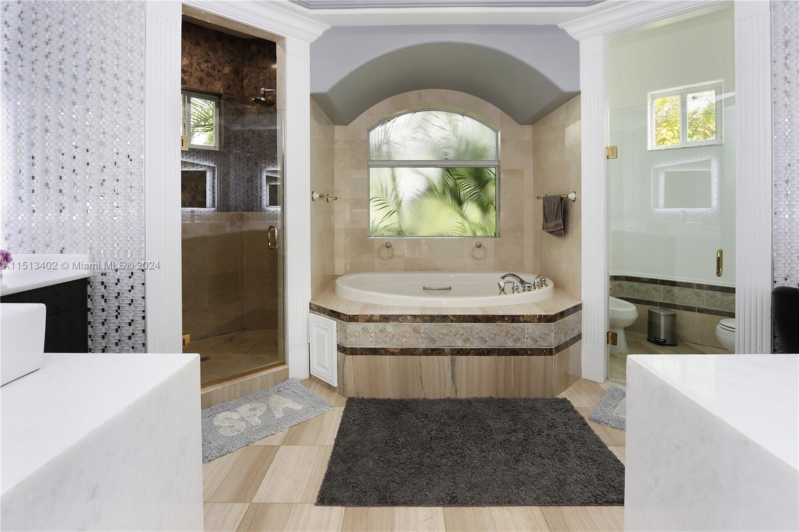 922 Washington St, Hollywood, FL, 33019 United States, 5 Bedrooms Bedrooms, ,4 BathroomsBathrooms,Residential,For Sale,Washington St,A11513402