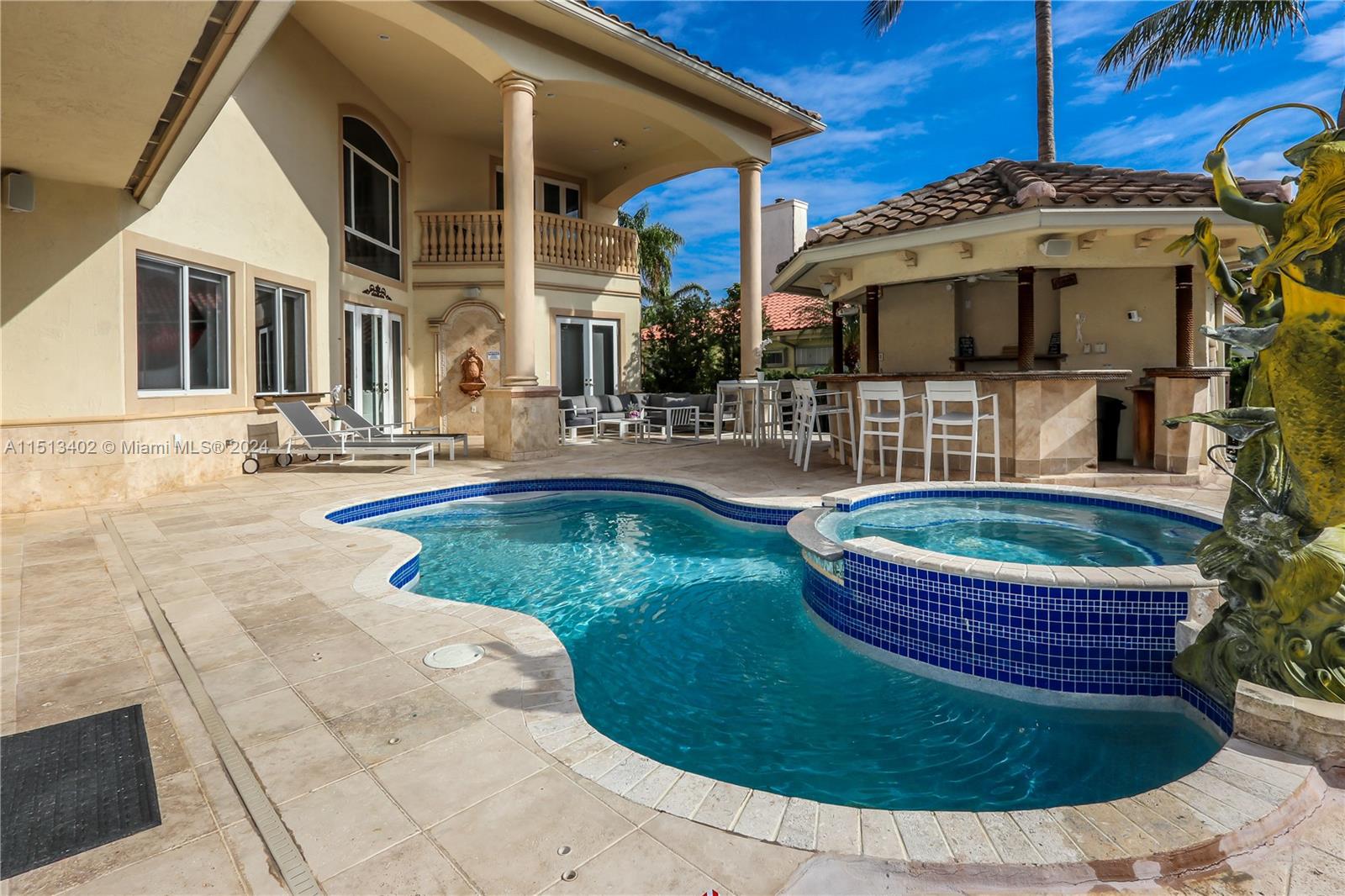 922 Washington St, Hollywood, FL, 33019 United States, 5 Bedrooms Bedrooms, ,4 BathroomsBathrooms,Residential,For Sale,Washington St,A11513402