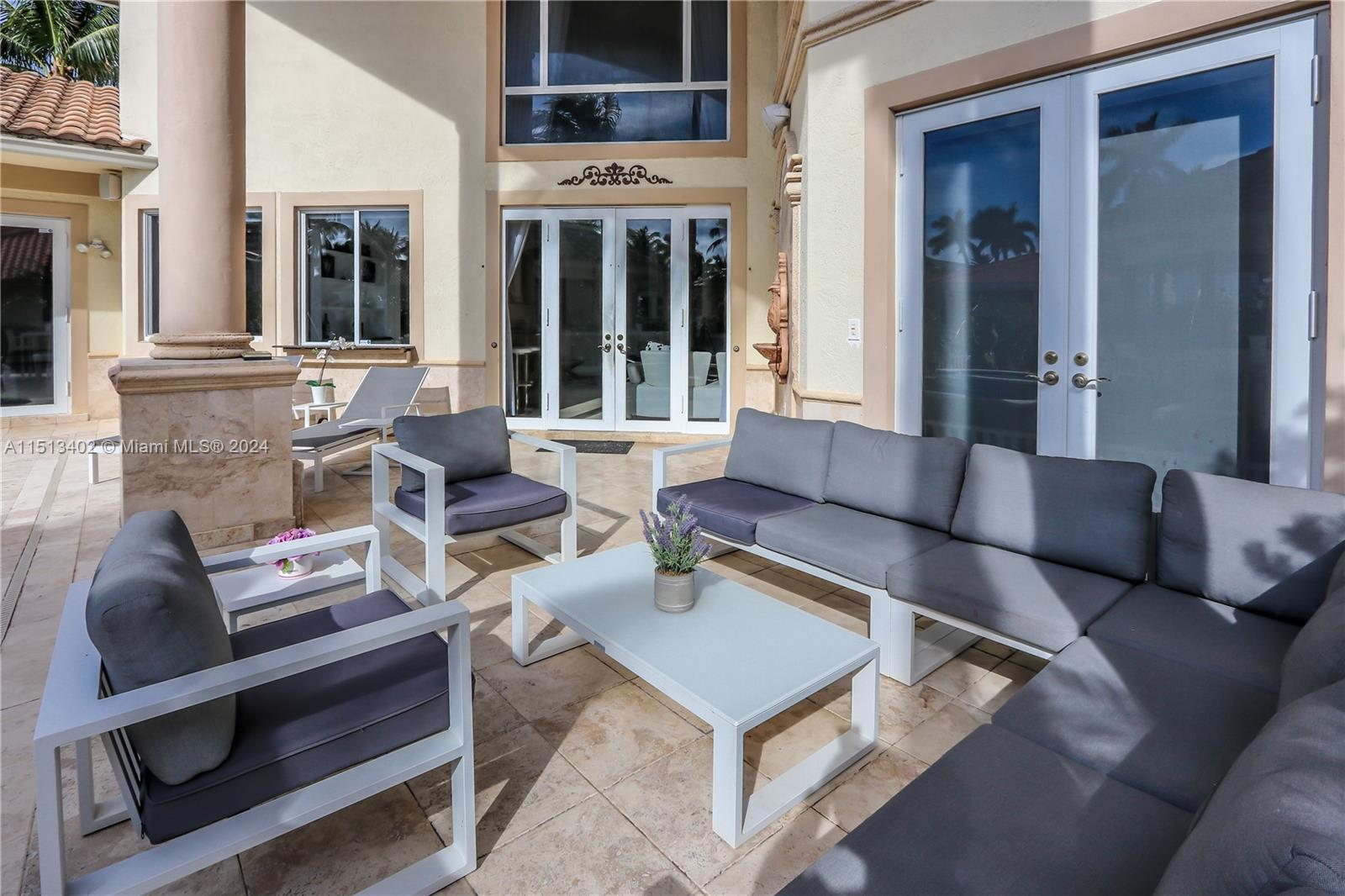 922 Washington St, Hollywood, FL, 33019 United States, 5 Bedrooms Bedrooms, ,4 BathroomsBathrooms,Residential,For Sale,Washington St,A11513402