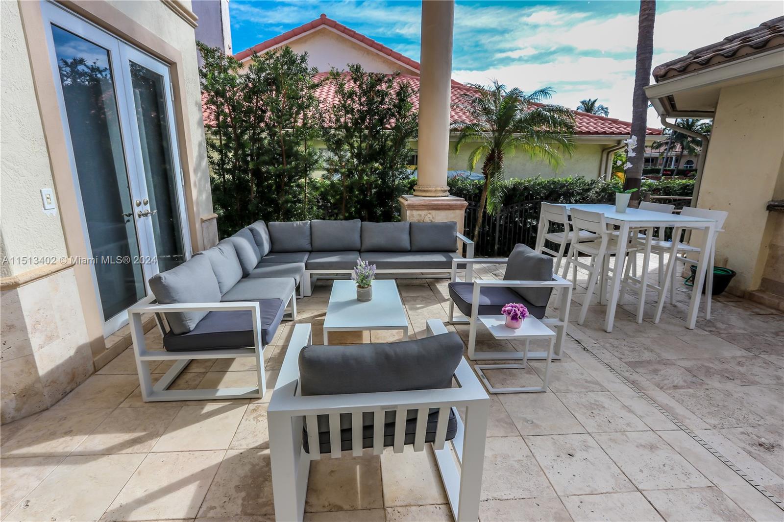 922 Washington St, Hollywood, FL, 33019 United States, 5 Bedrooms Bedrooms, ,4 BathroomsBathrooms,Residential,For Sale,Washington St,A11513402