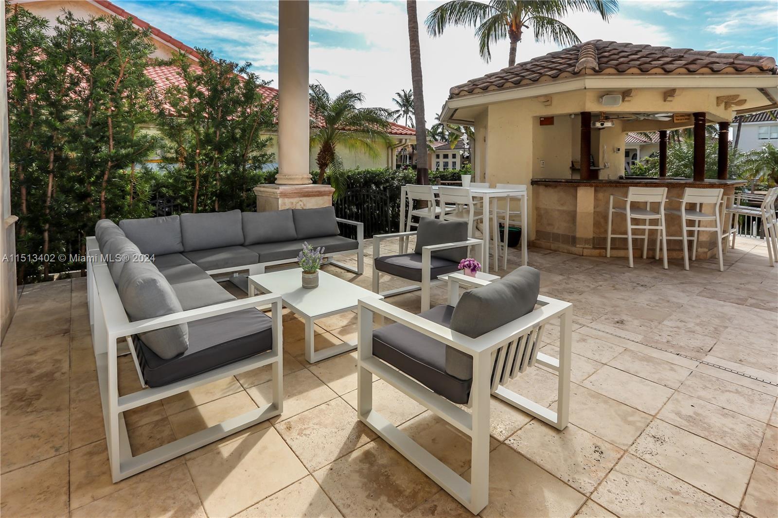 922 Washington St, Hollywood, FL, 33019 United States, 5 Bedrooms Bedrooms, ,4 BathroomsBathrooms,Residential,For Sale,Washington St,A11513402