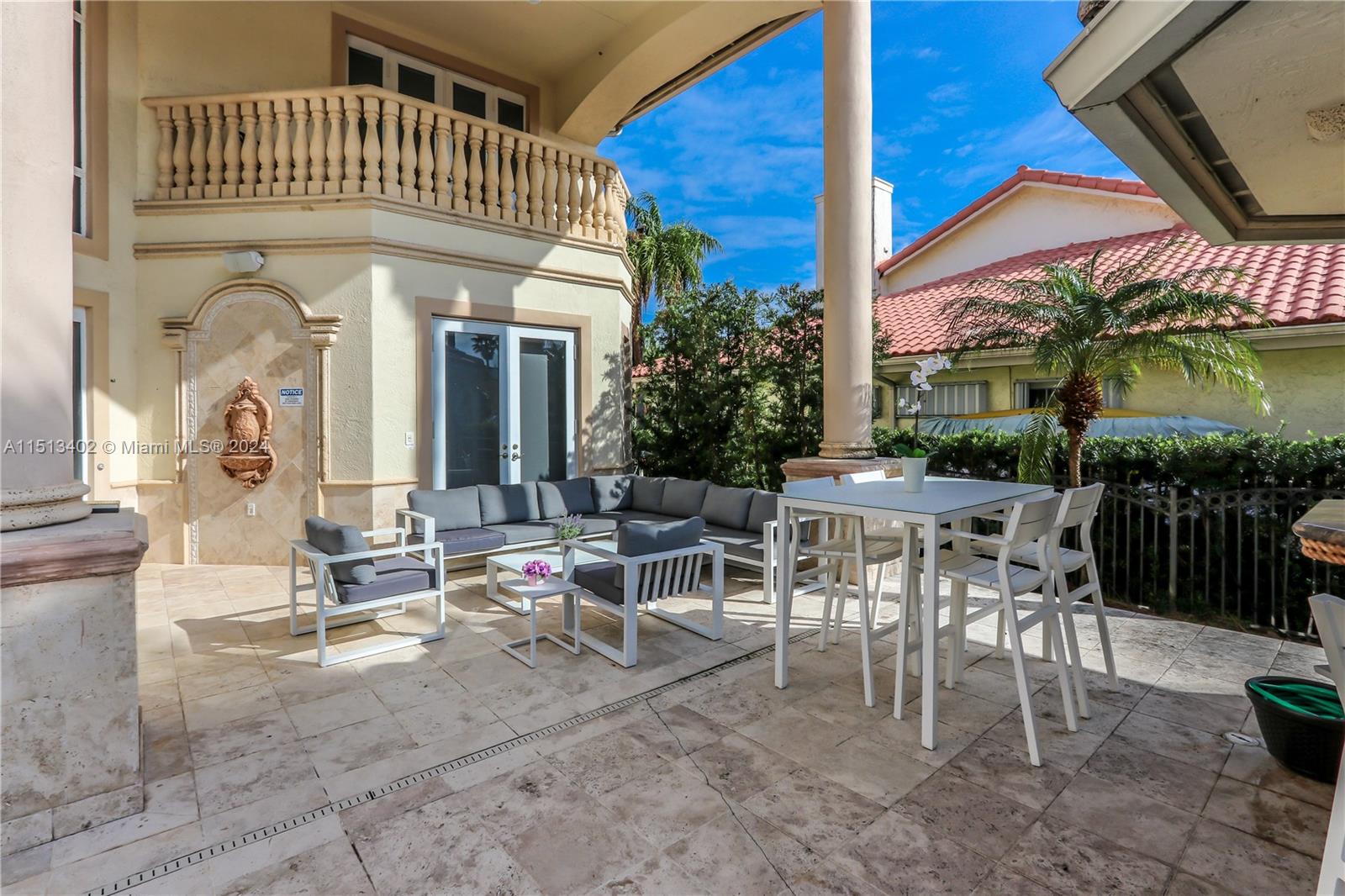 922 Washington St, Hollywood, FL, 33019 United States, 5 Bedrooms Bedrooms, ,4 BathroomsBathrooms,Residential,For Sale,Washington St,A11513402