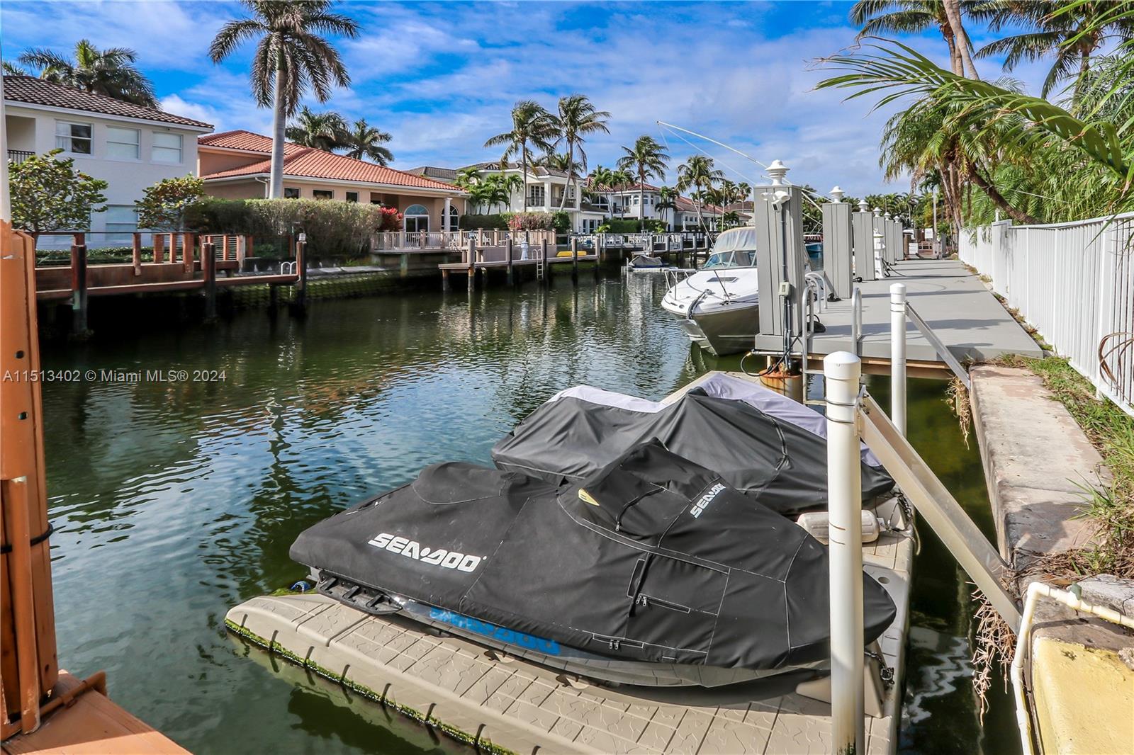 922 Washington St, Hollywood, FL, 33019 United States, 5 Bedrooms Bedrooms, ,4 BathroomsBathrooms,Residential,For Sale,Washington St,A11513402