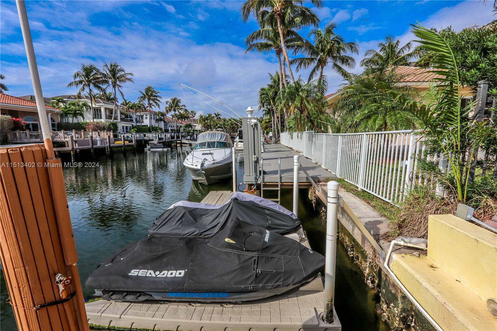 922 Washington St, Hollywood, FL, 33019 United States, 5 Bedrooms Bedrooms, ,4 BathroomsBathrooms,Residential,For Sale,Washington St,A11513402